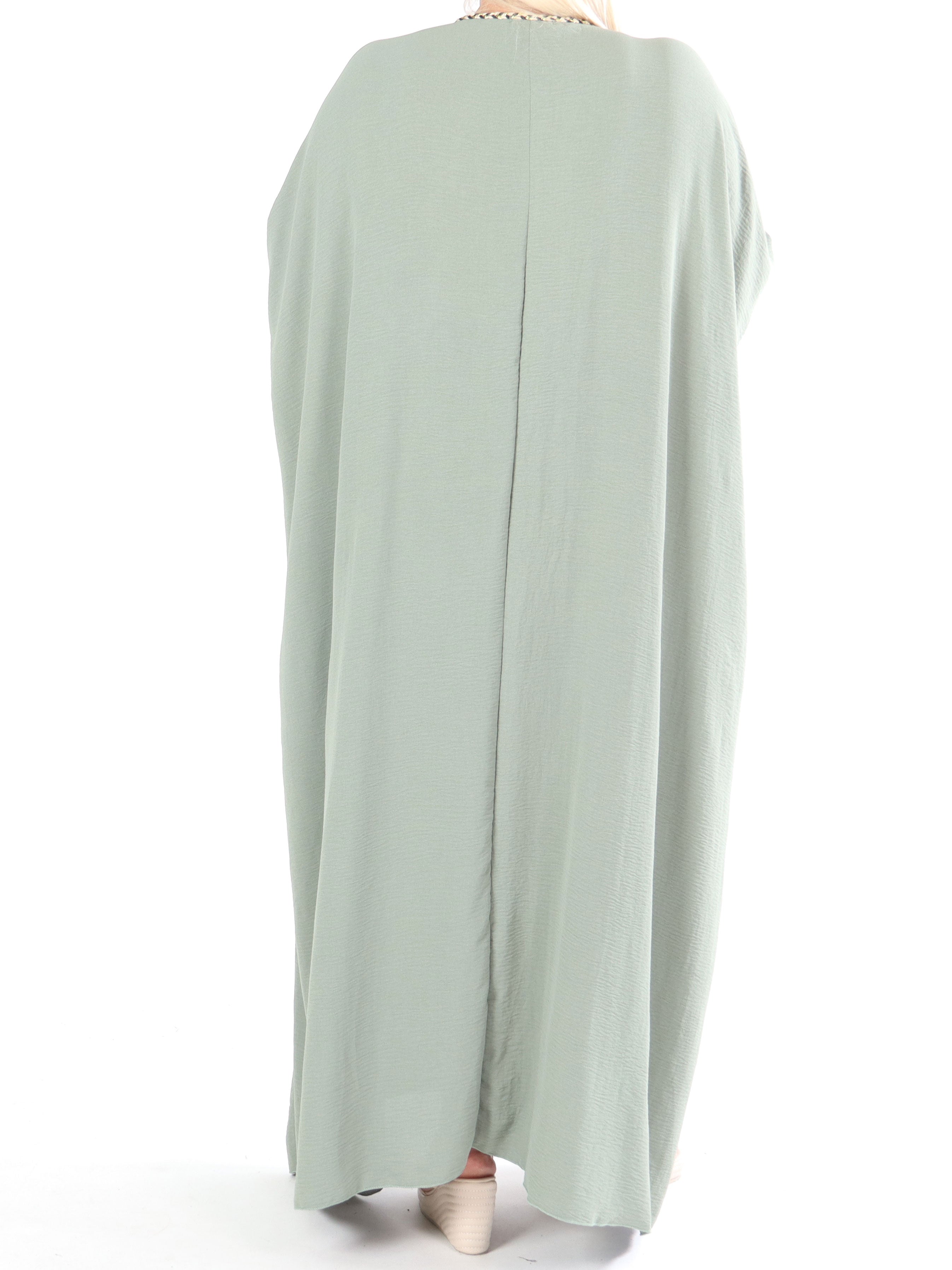 Nynne Plain - Lang plain plus size kjole med flettet snore