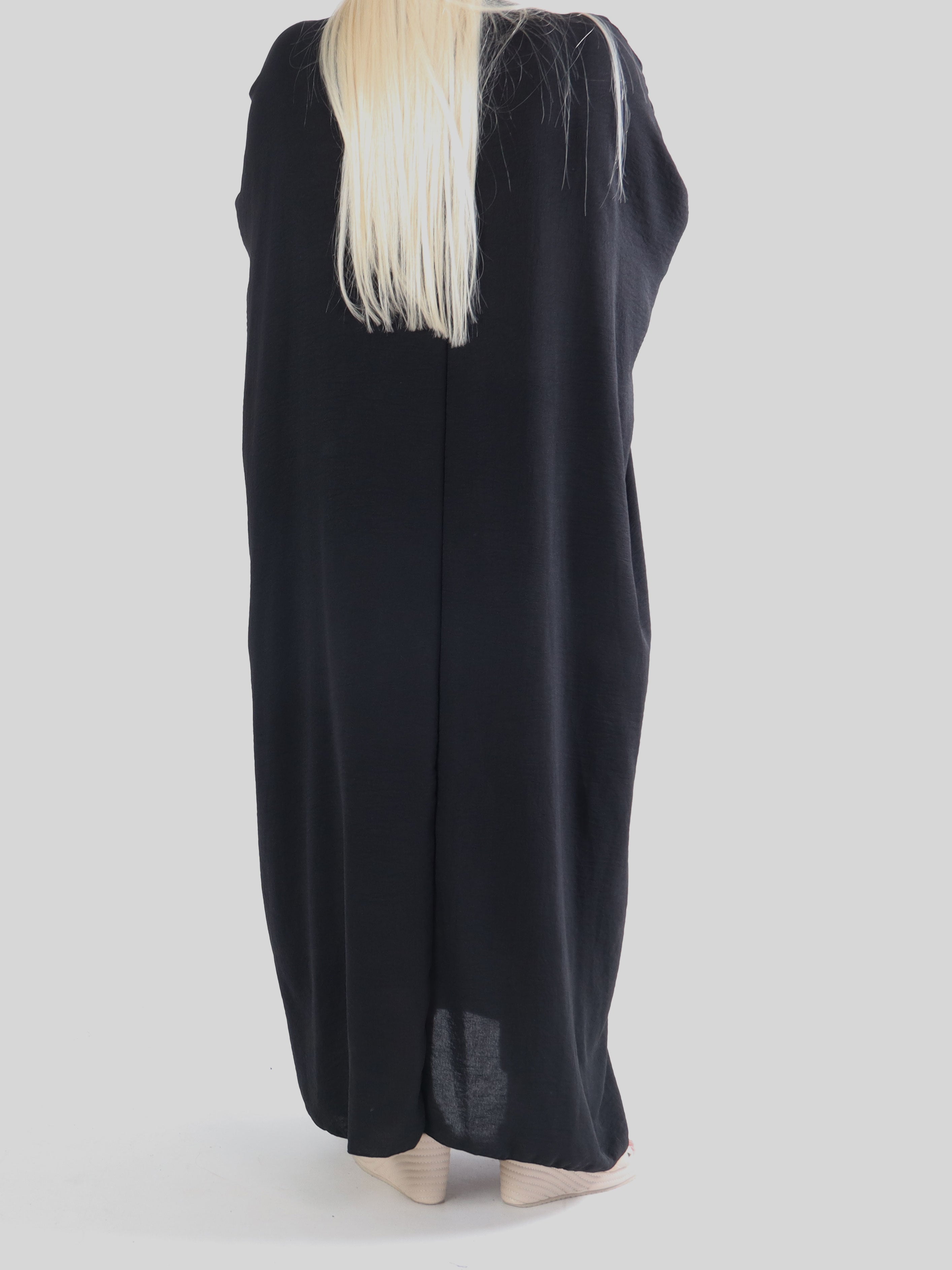 Nynne Plain - Lang plain plus size kjole med flettet snore