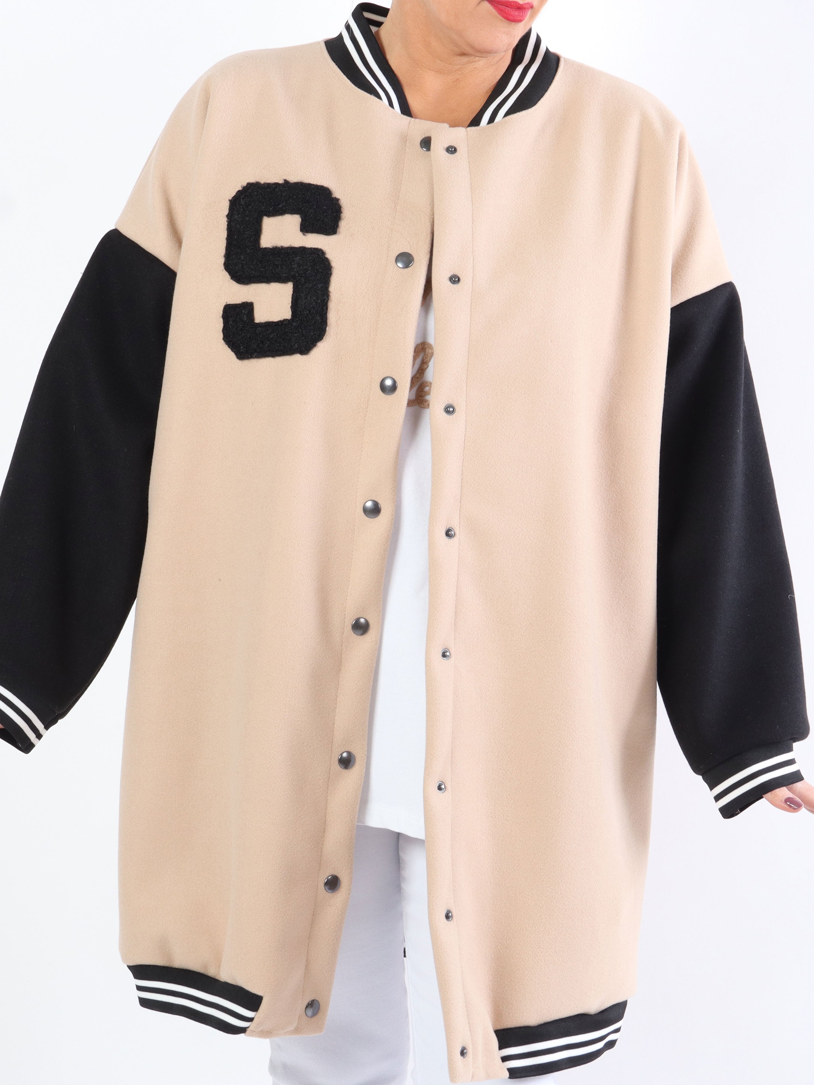 Andy - Fed plus size college jakke med trykknapper