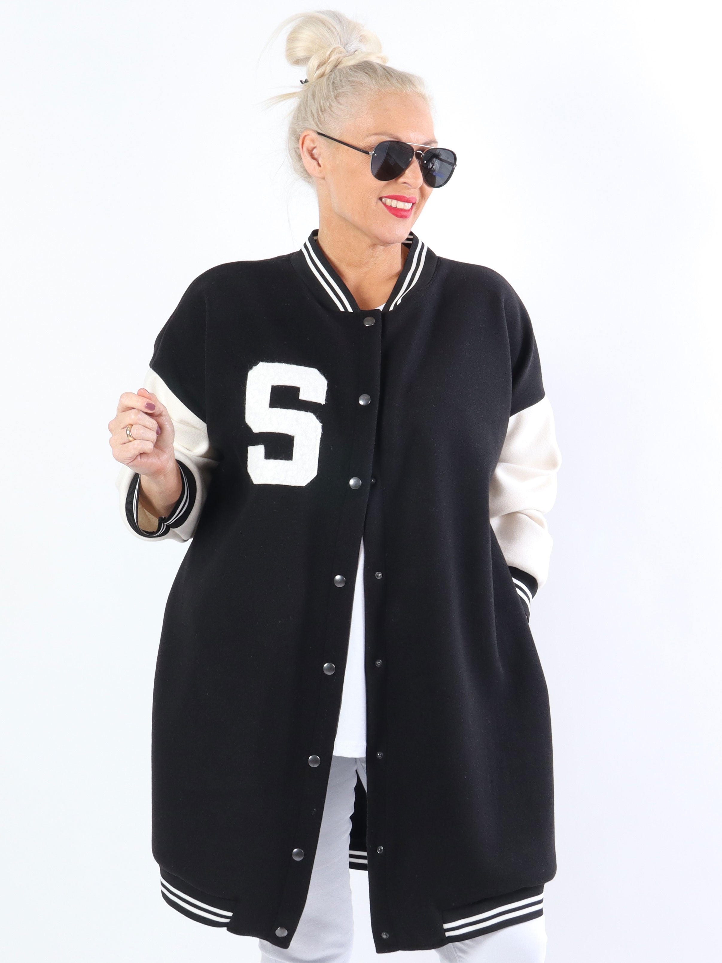 Andy - Fed plus size college jakke med trykknapper