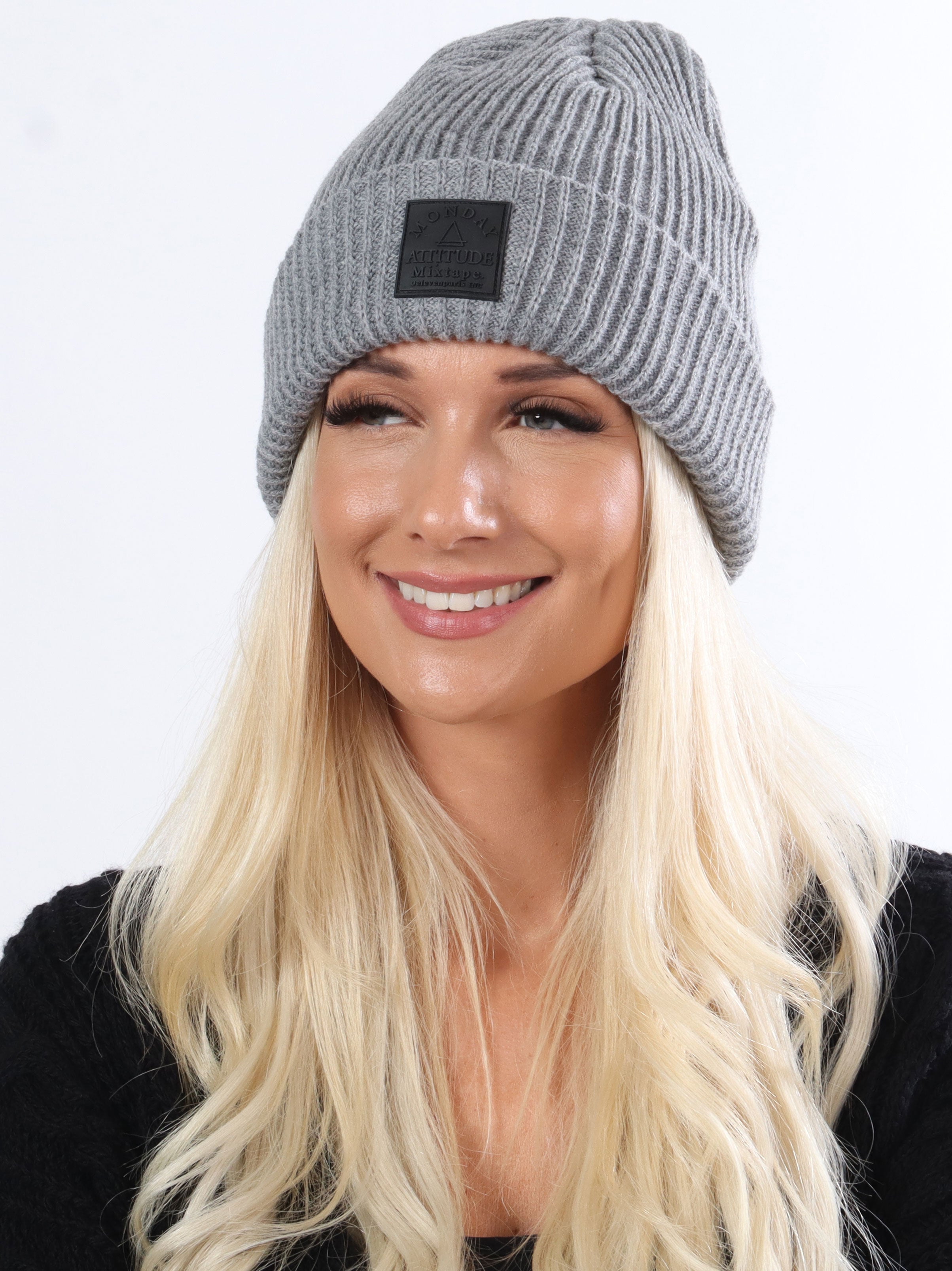 Aniela - Strikhue med patch foran