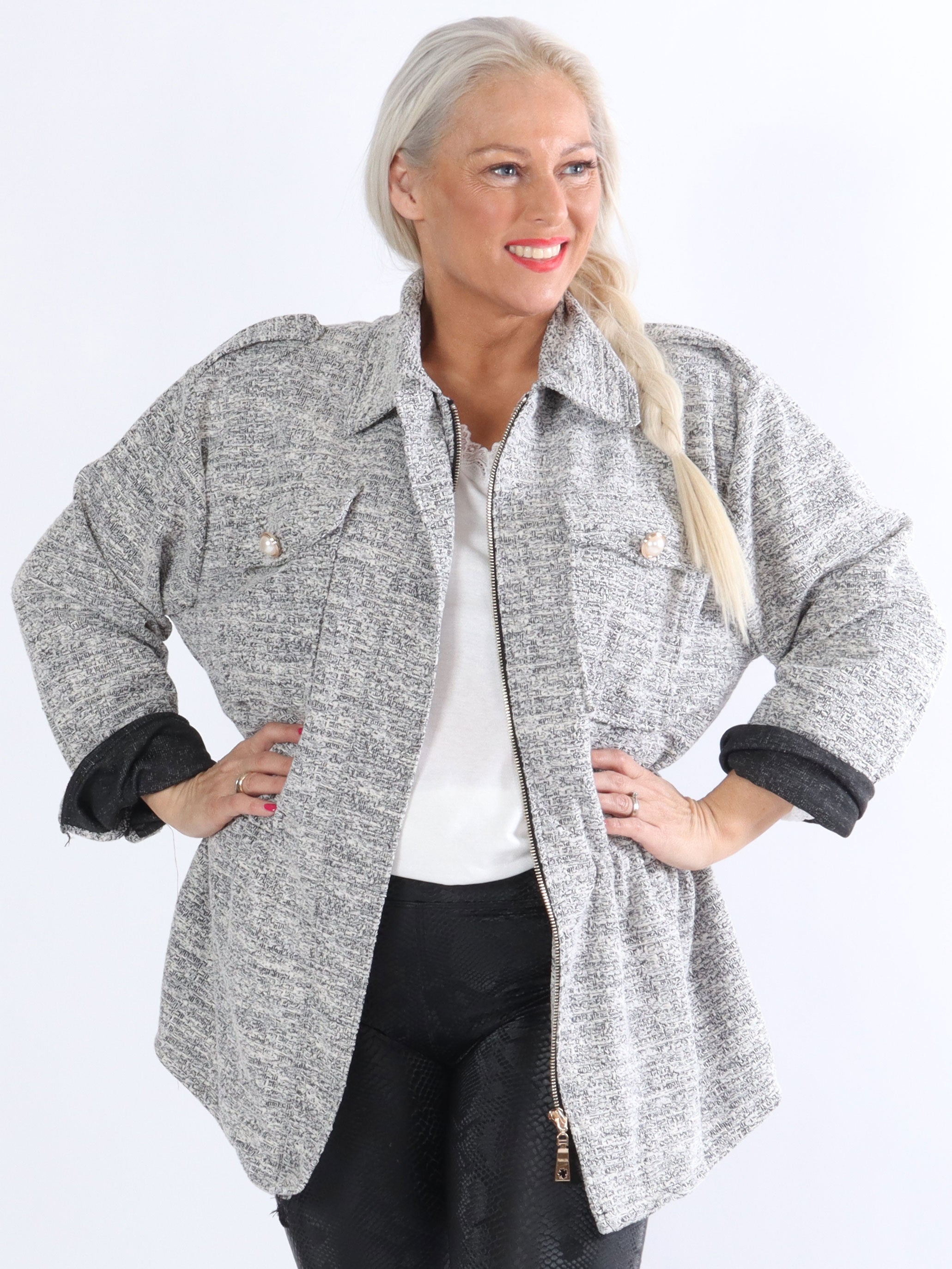 Anine - Meleret jakke med perleknapper