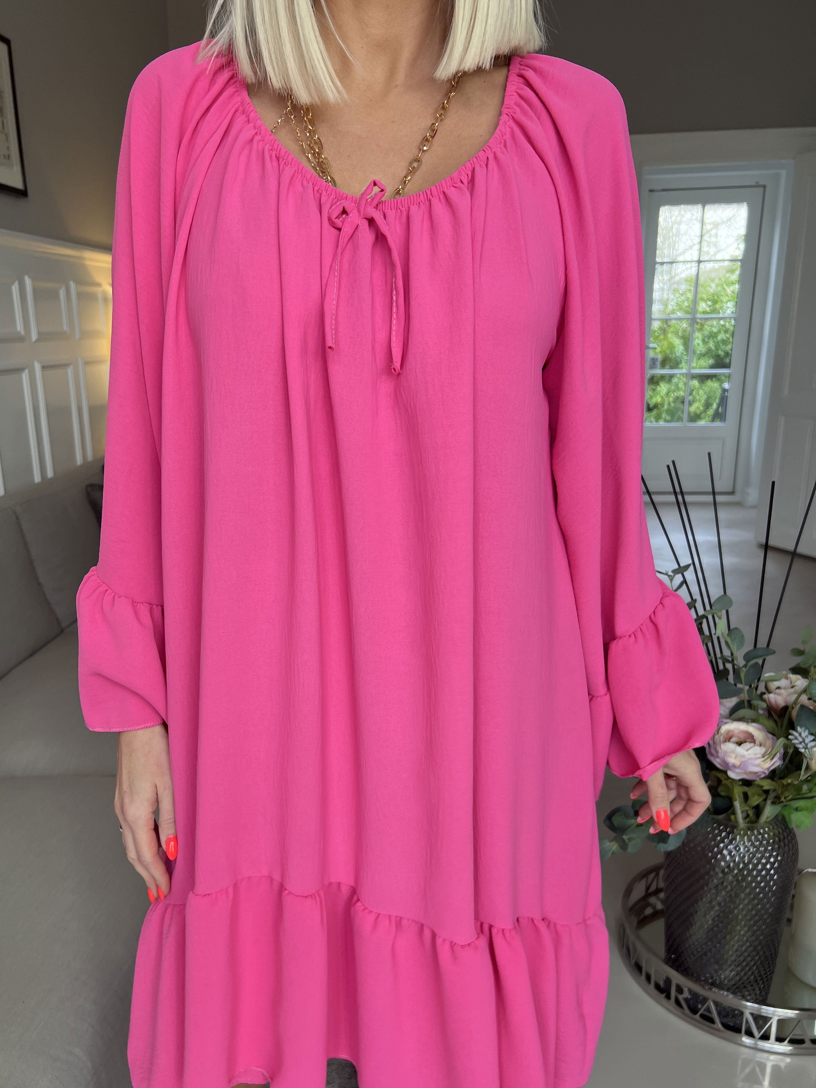 Asta - Tunikakjole med flæser og elastik i udskæringen