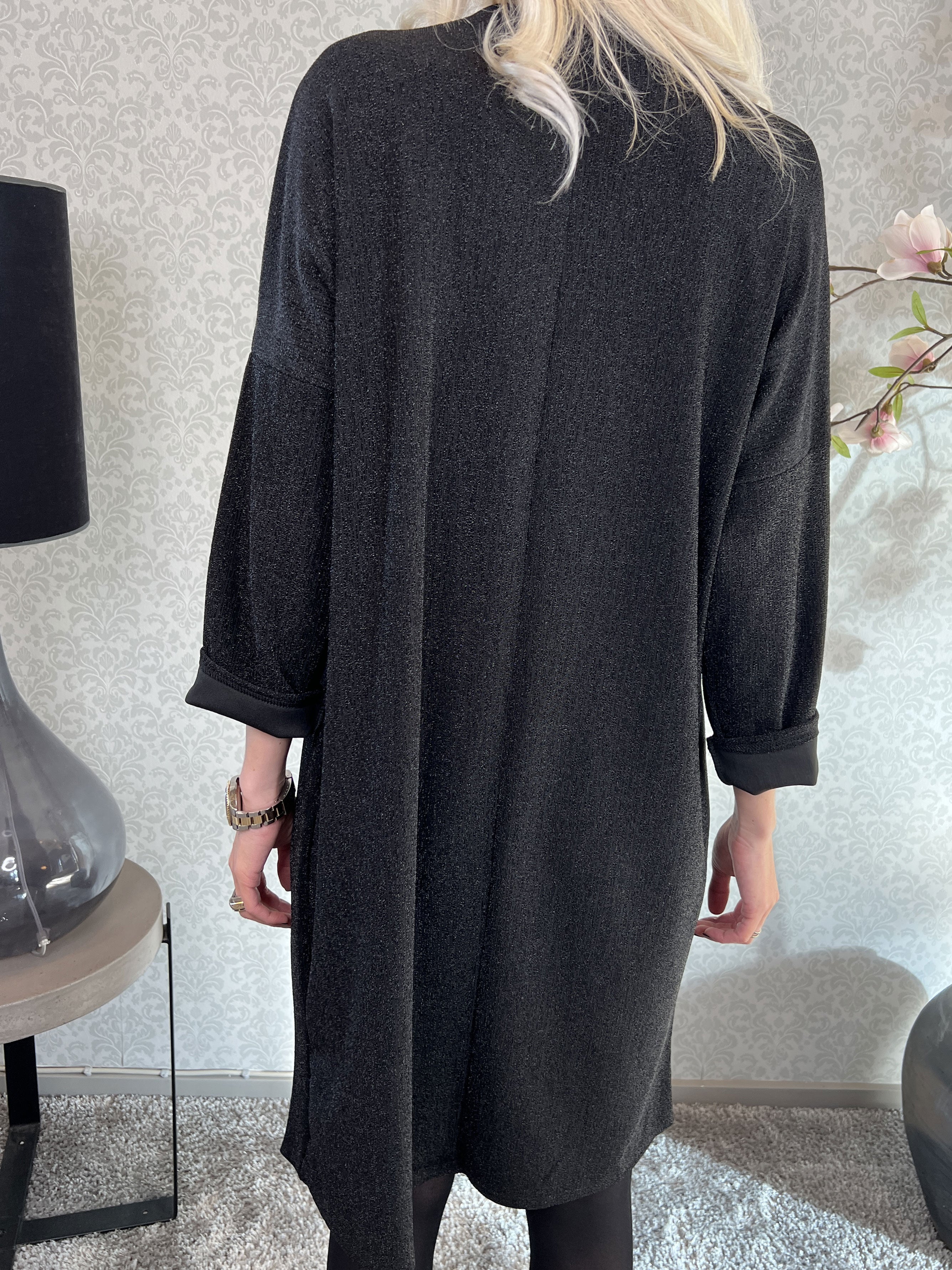 Audine - Simpel glimmerkjole i elastisk stof