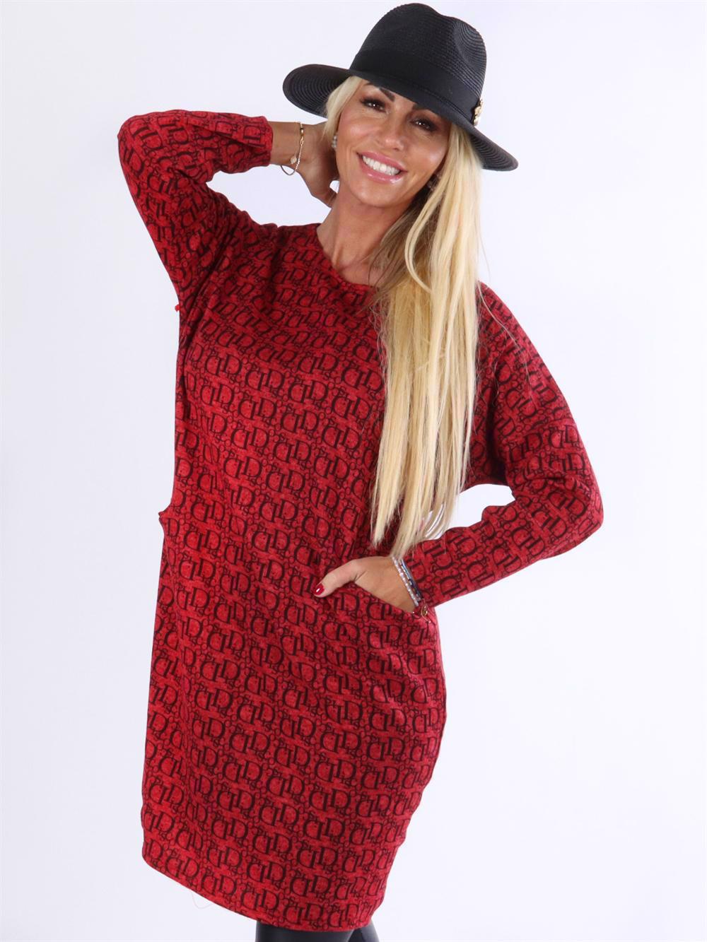 Ava - Kjole med skrift og lommer