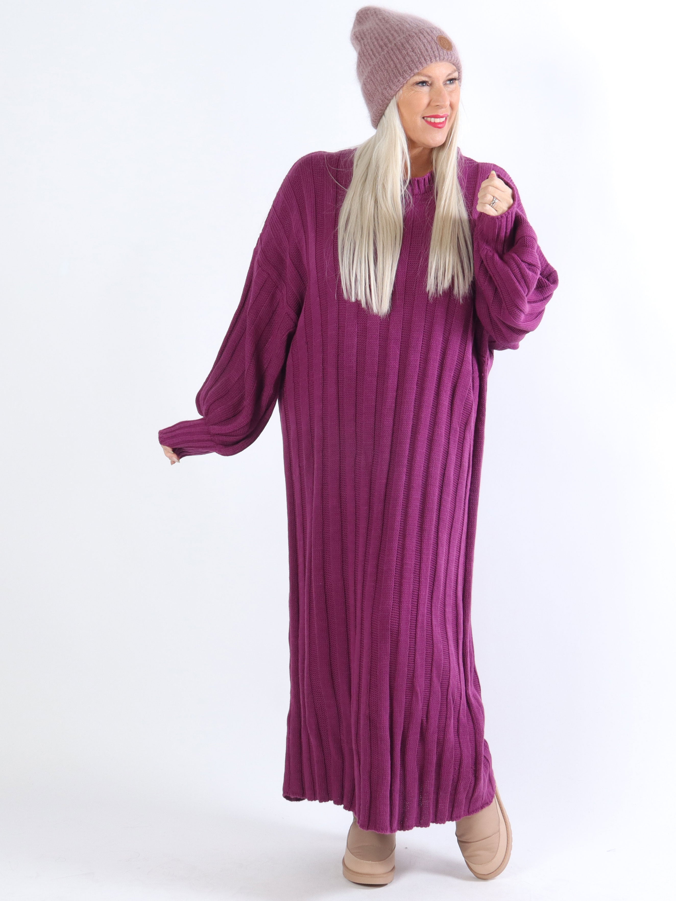 Ava - Lang plus size strikkjole med ballonærmer