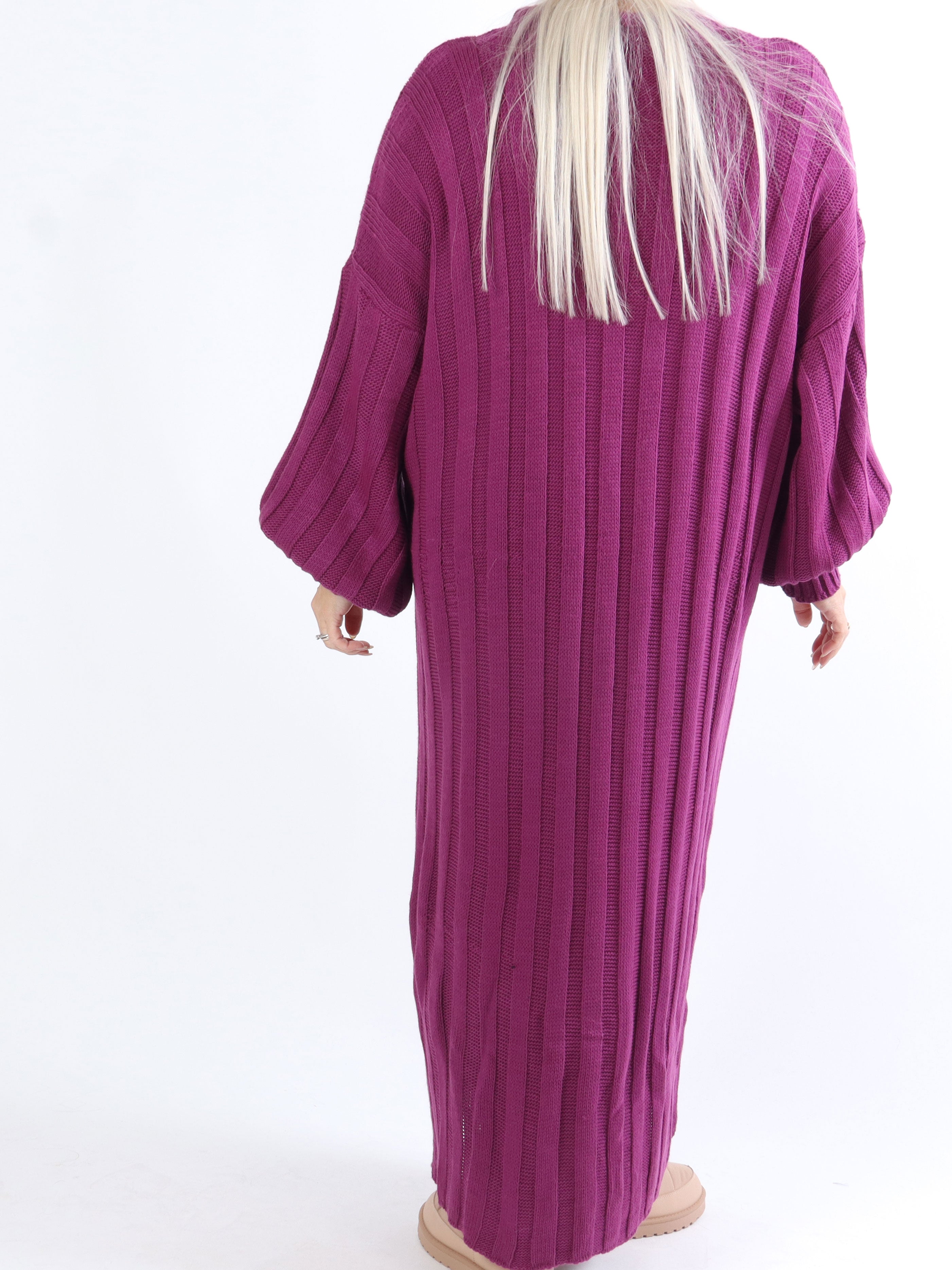 Ava - Lang plus size strikkjole med ballonærmer