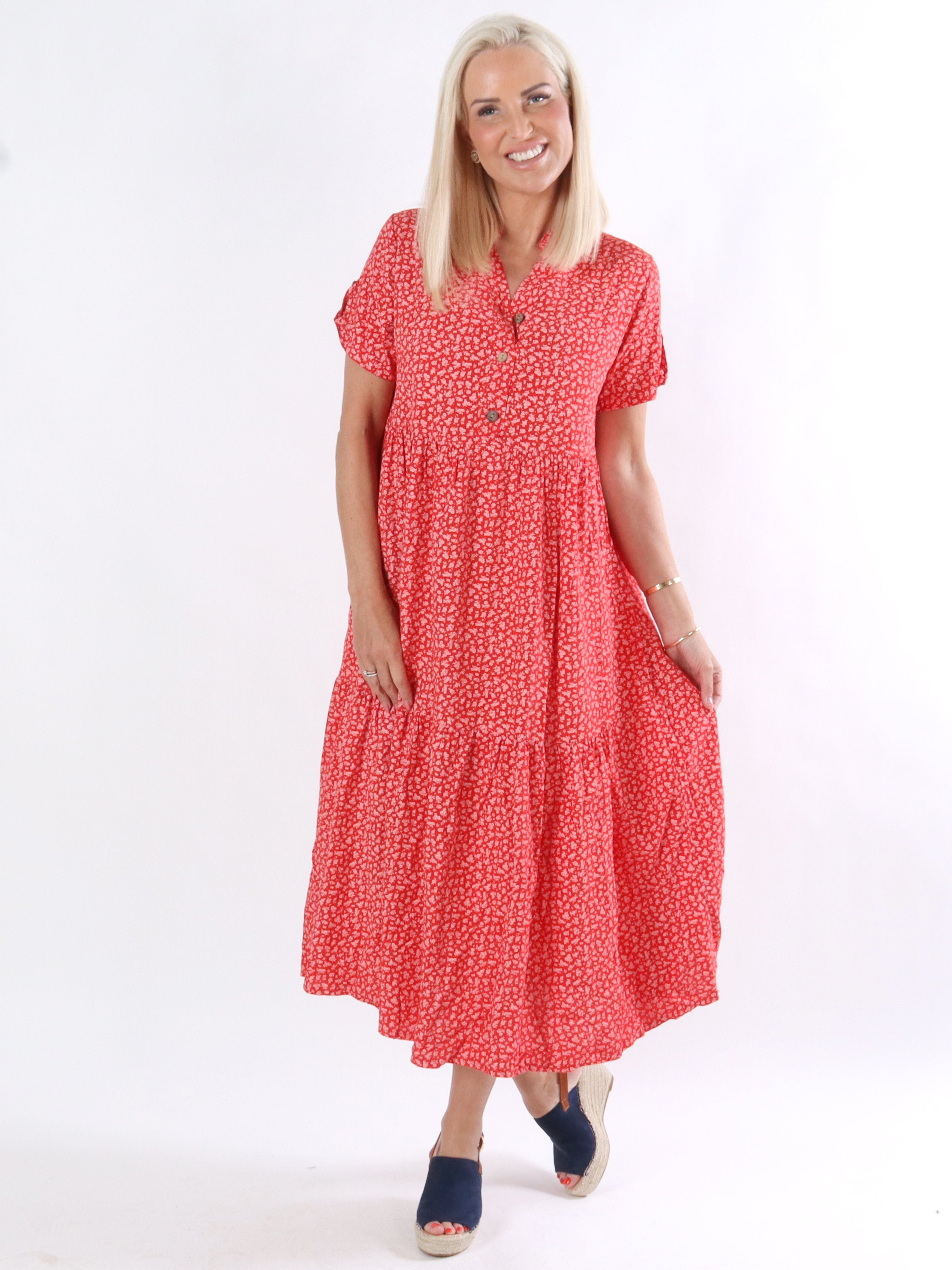 Barbara - Armygrøn kjole med blomsterprint og knapper ved bryst