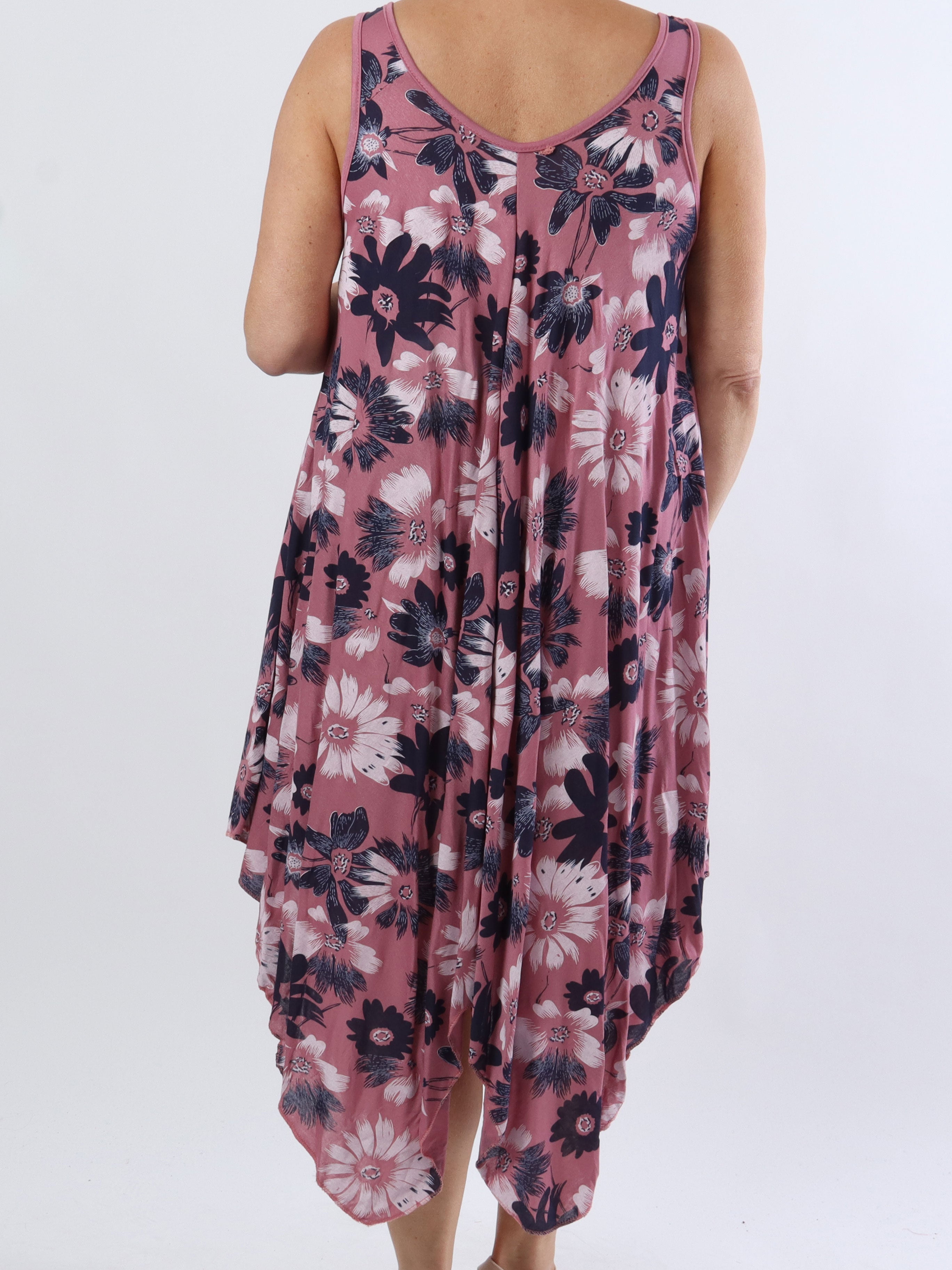 Blair - Luftig plus size kjole i viskose med blomsterprint