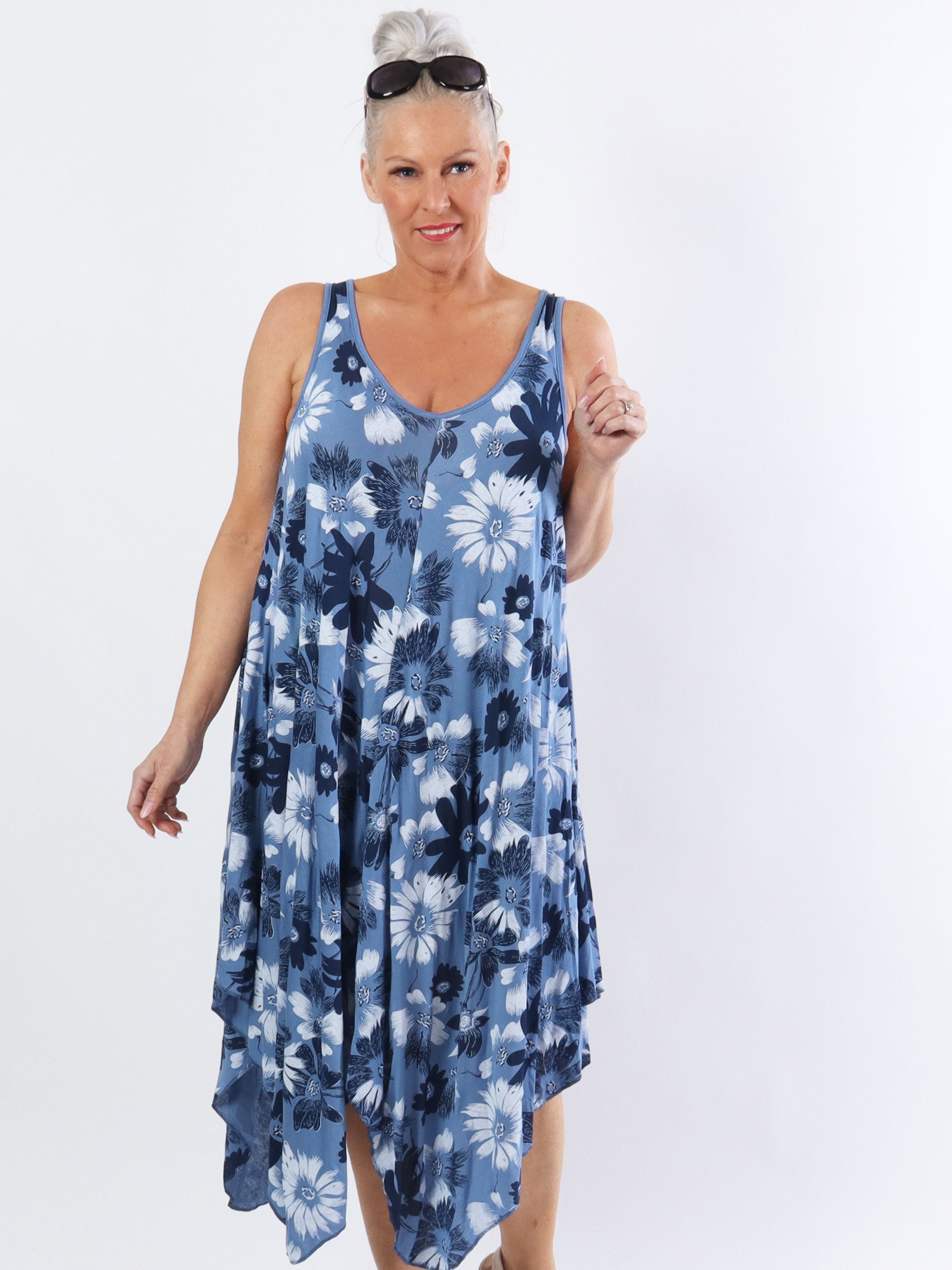 Blair - Luftig plus size kjole i viskose med blomsterprint