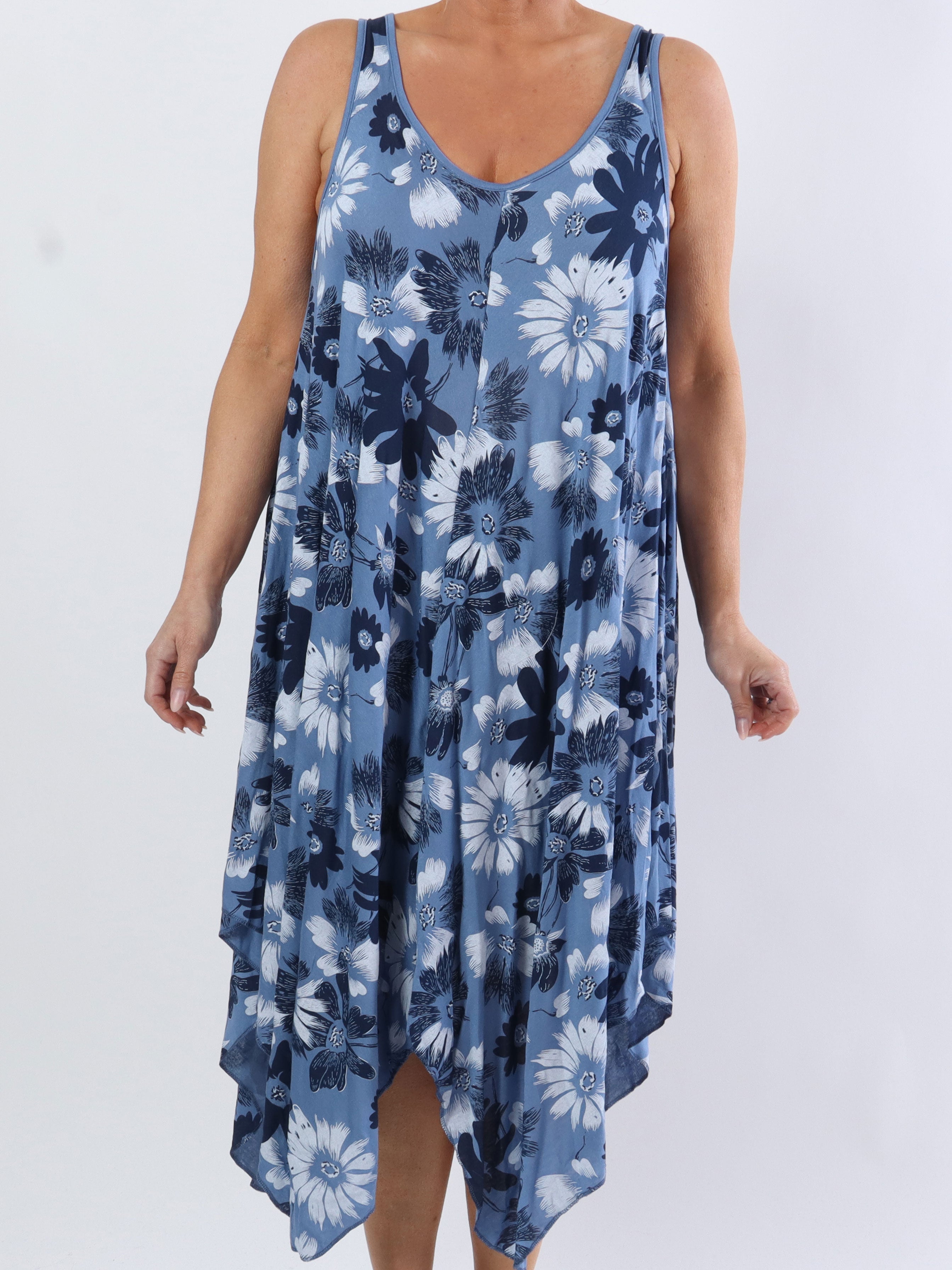 Blair - Luftig plus size kjole i viskose med blomsterprint