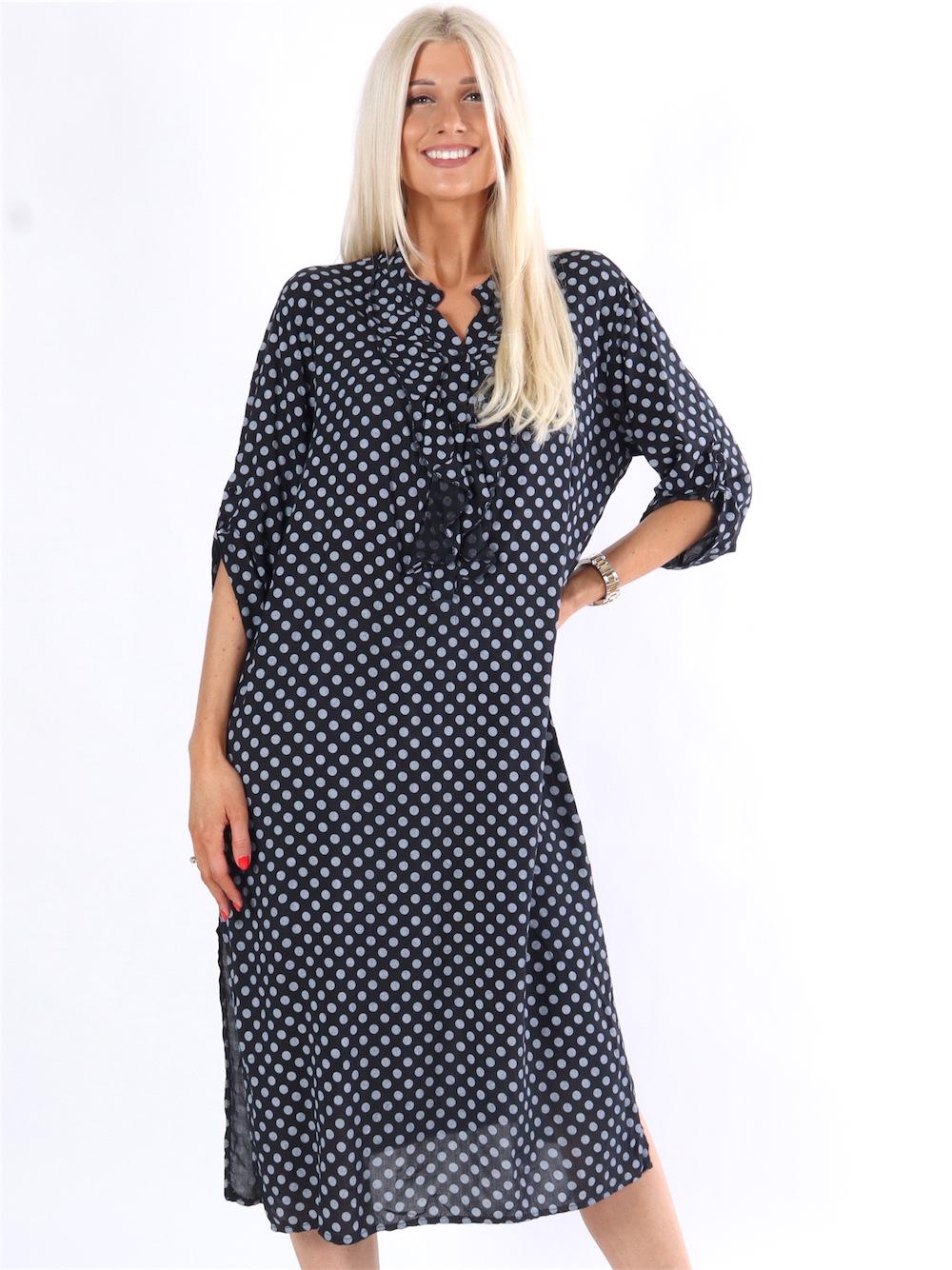 Bonita Dot - Prikket skjortekjole med flæser i udskæringen