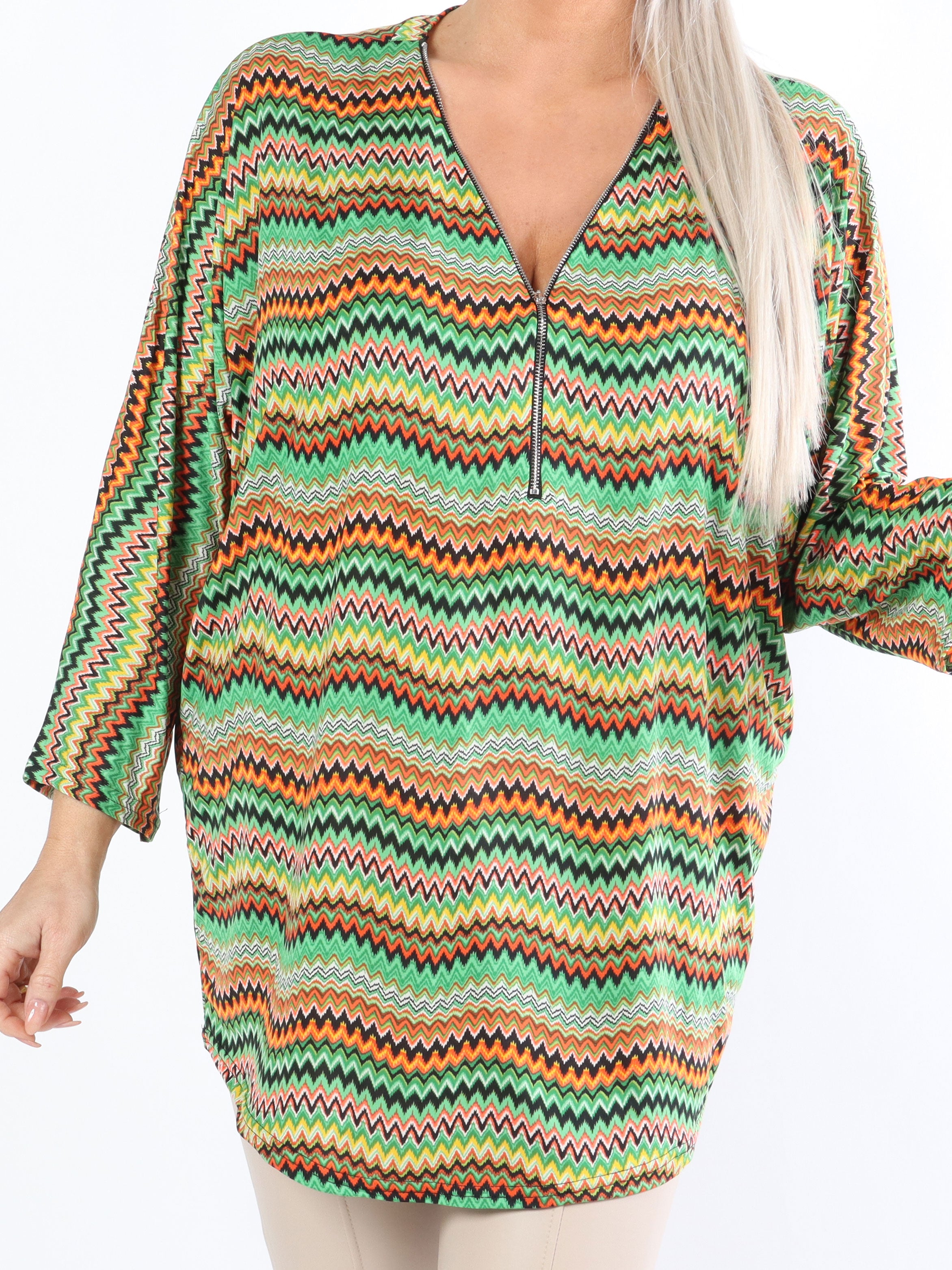 Celia Zigzag - Sød plus size tunika i elastisk stof med lynlås