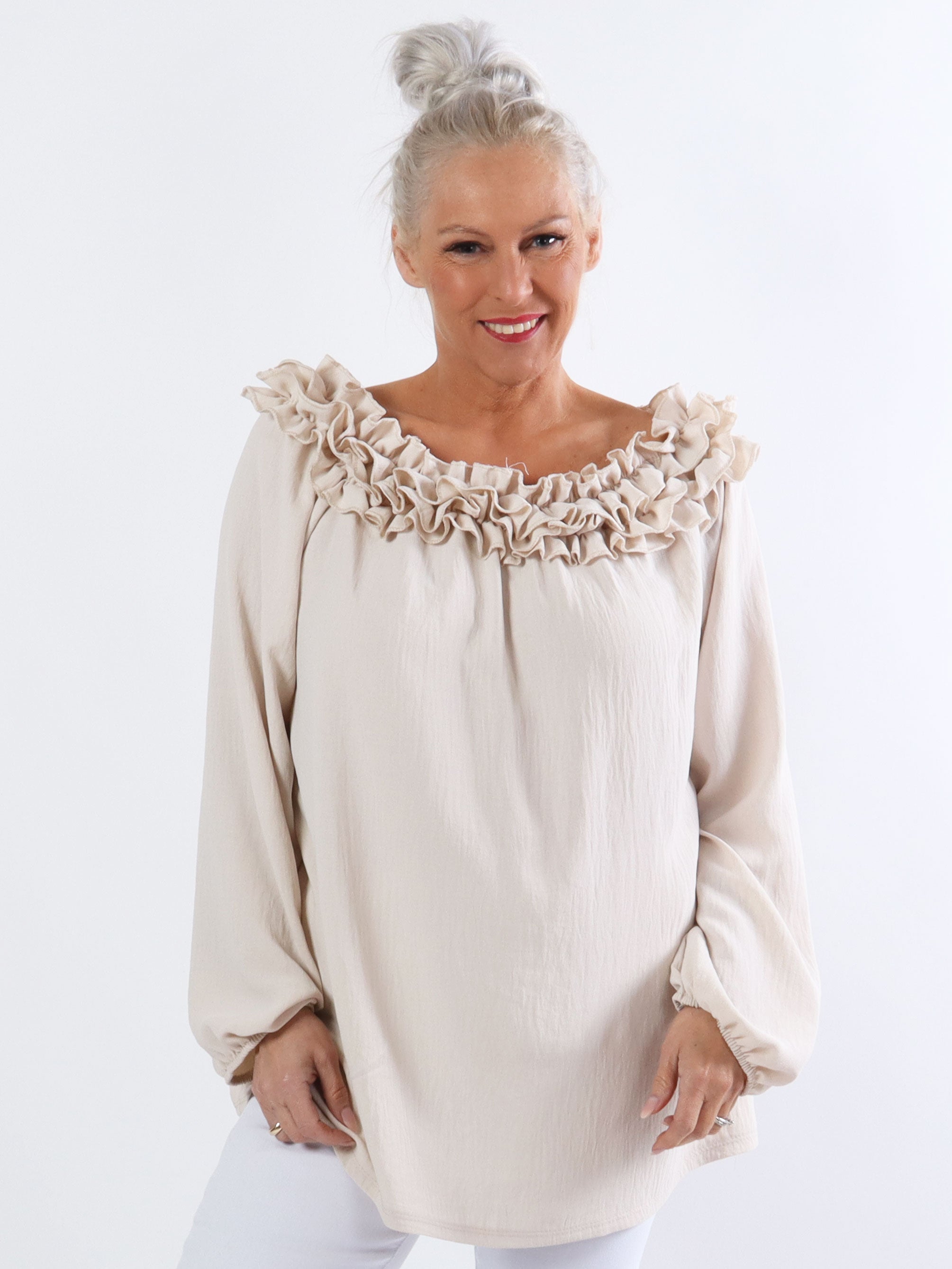 Chili - Fineste plus size tunika bluse med flæser i udskæringen (bestseller)