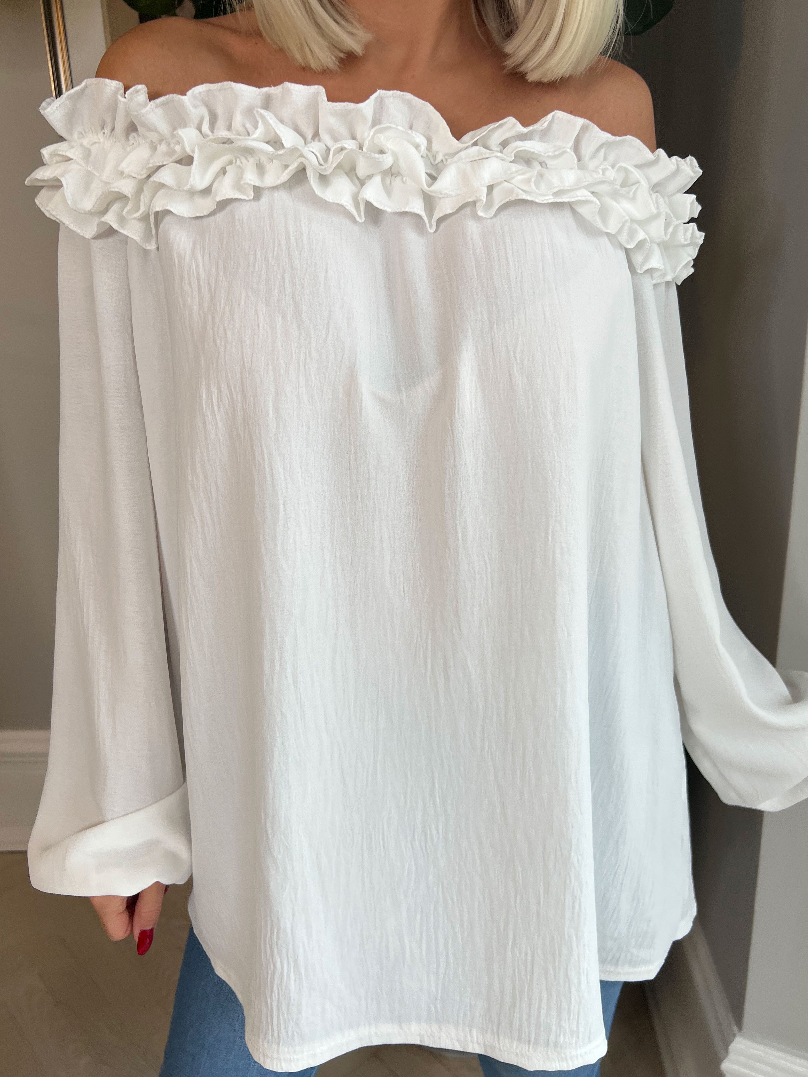 Chili - Fineste tunika bluse med flæser i udskæringen