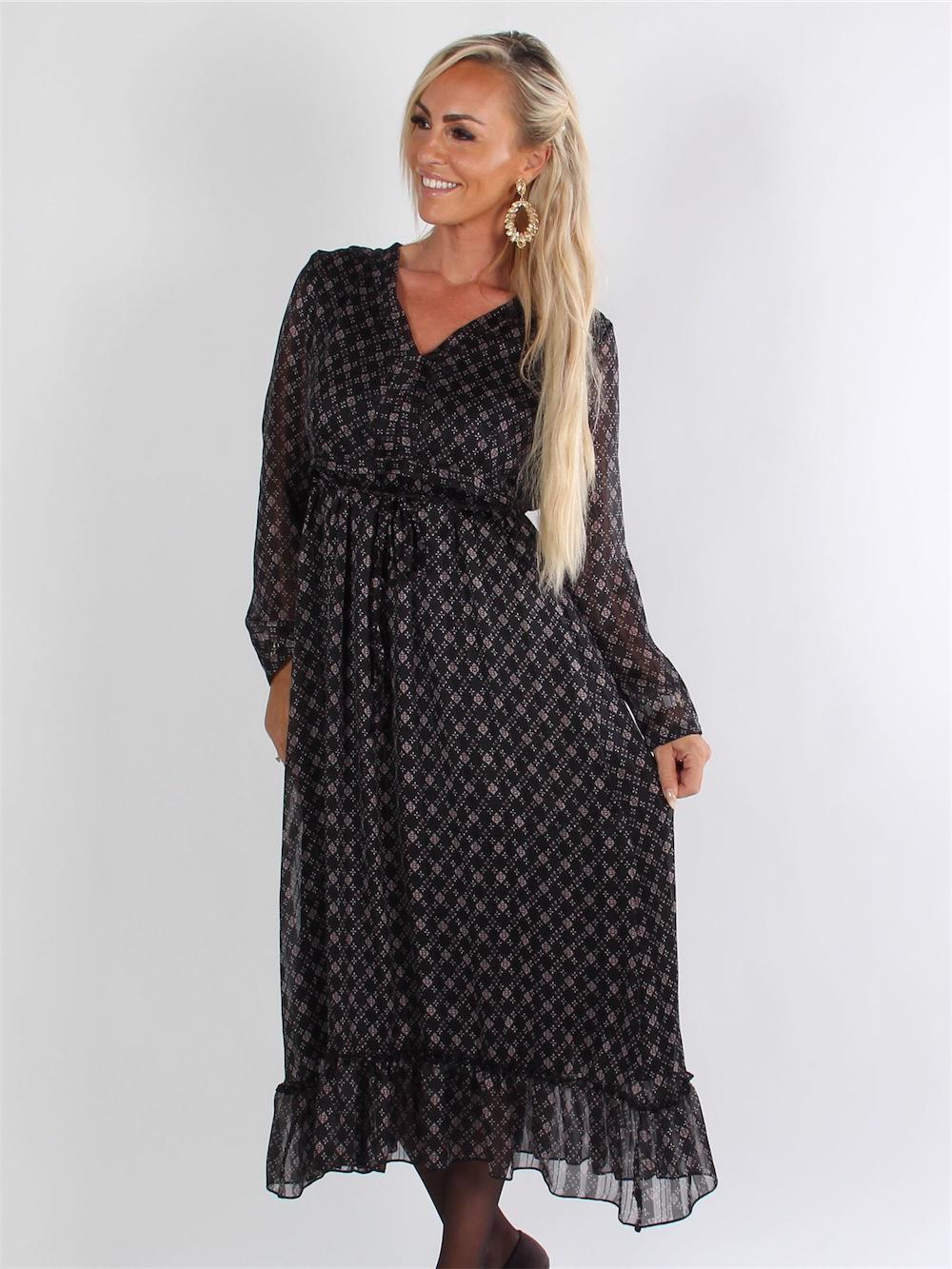 Cuenca - Lang armygrøn kjole med mønster og flæsekant