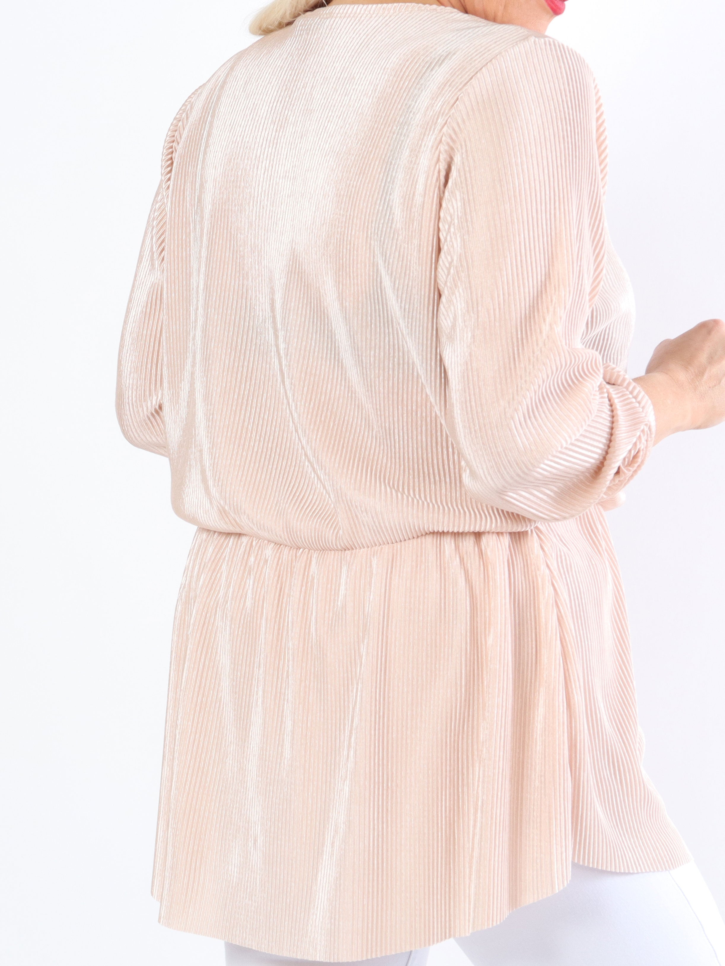 Delfina - Rillet langærmet plus size bluse med lille skød