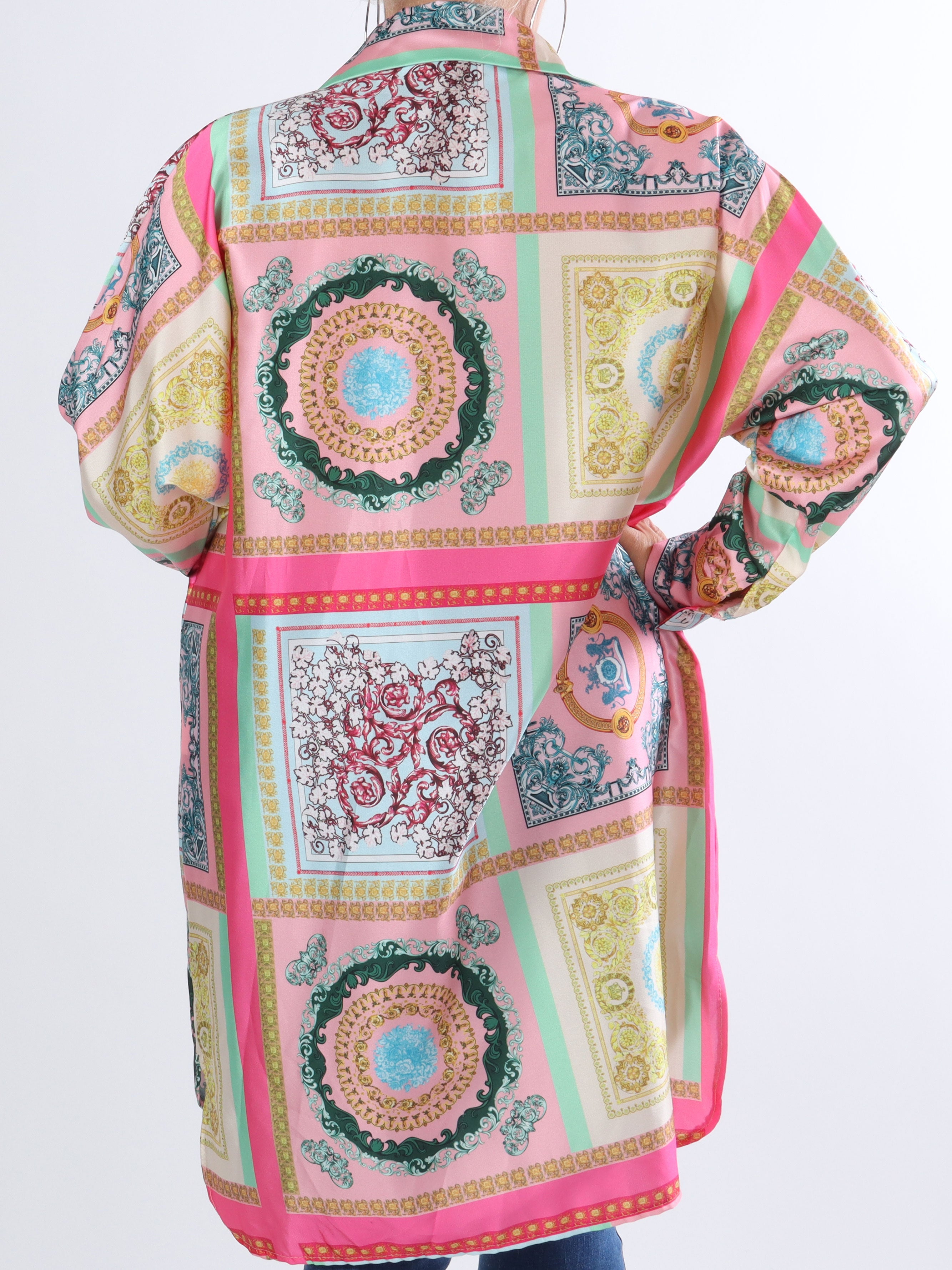 Donna - Farverig mønstret plus size skjorte i silkelook