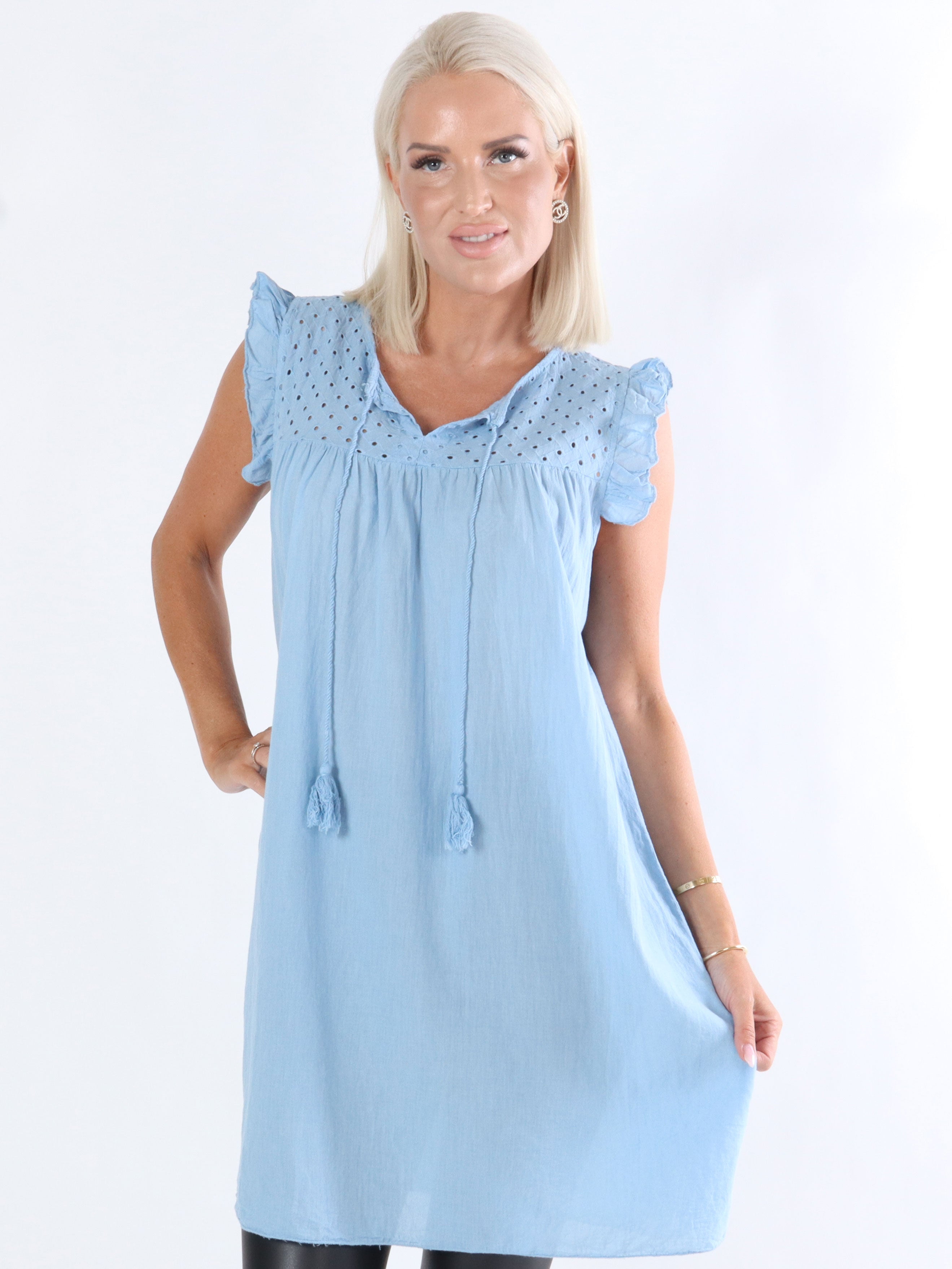 Dora - Tunika med søde detaljer og flæseærmer