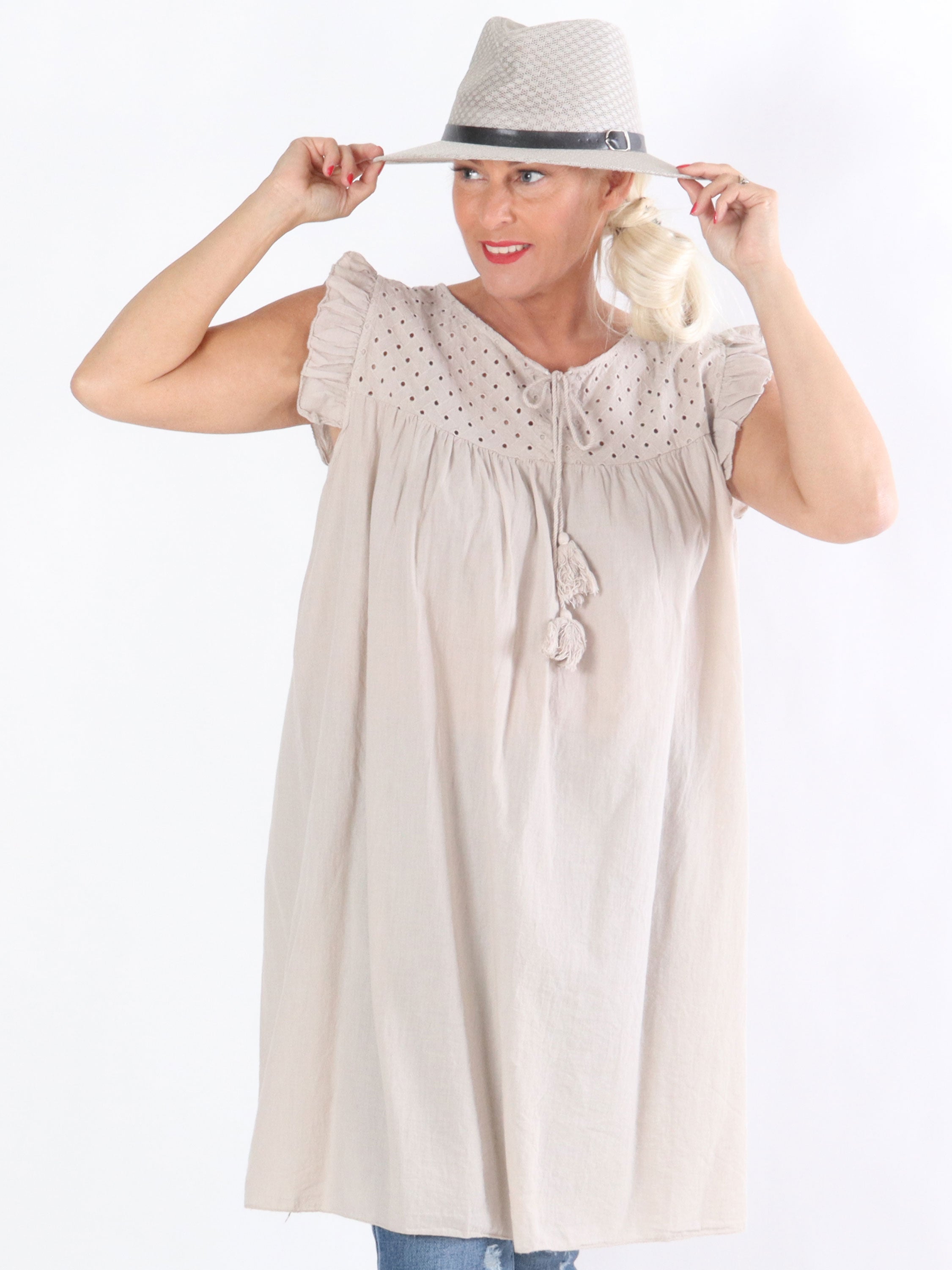 Dora - Tunika med søde detaljer og flæseærmer