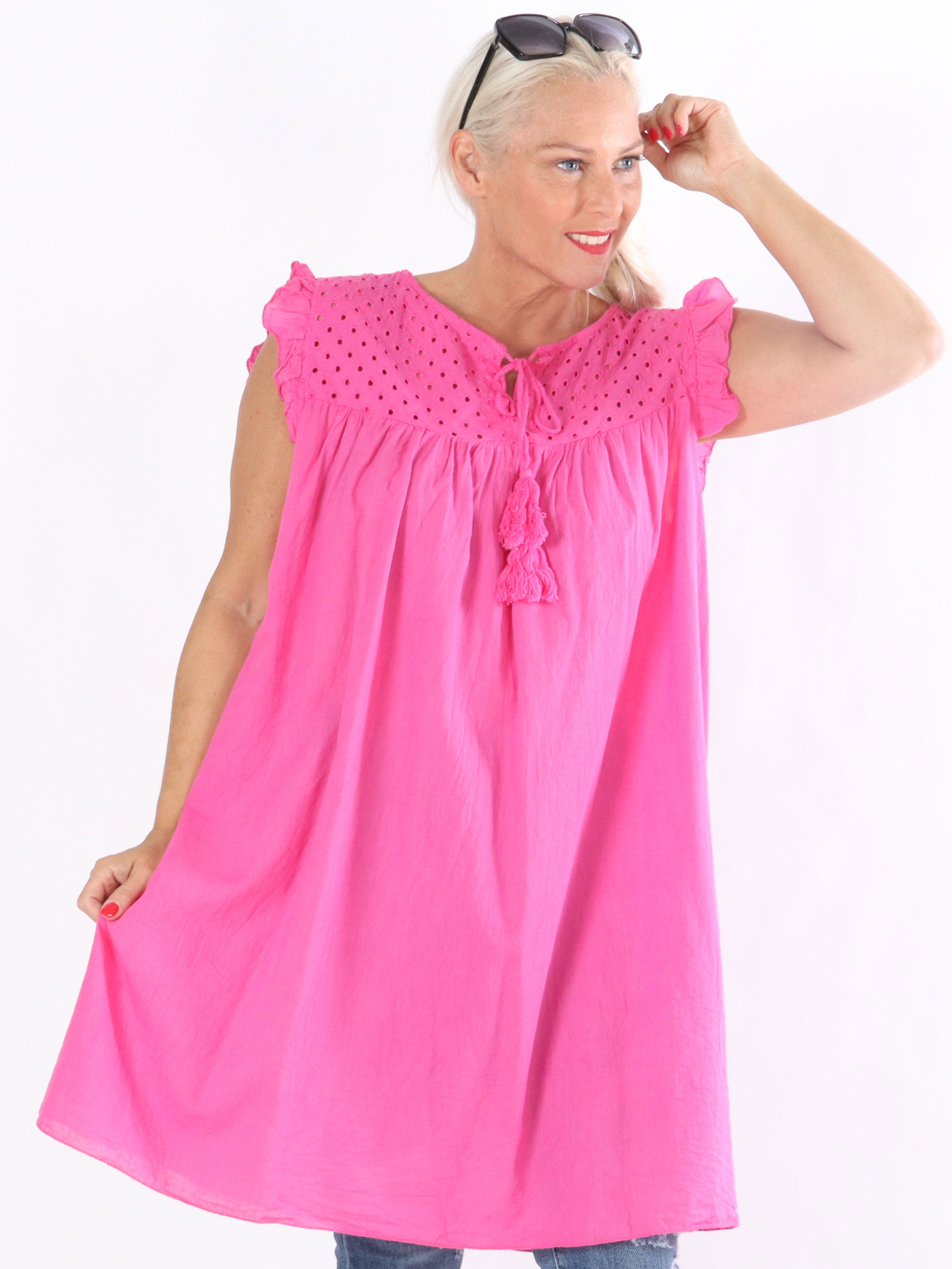 Dora - Tunika med søde detaljer og flæseærmer