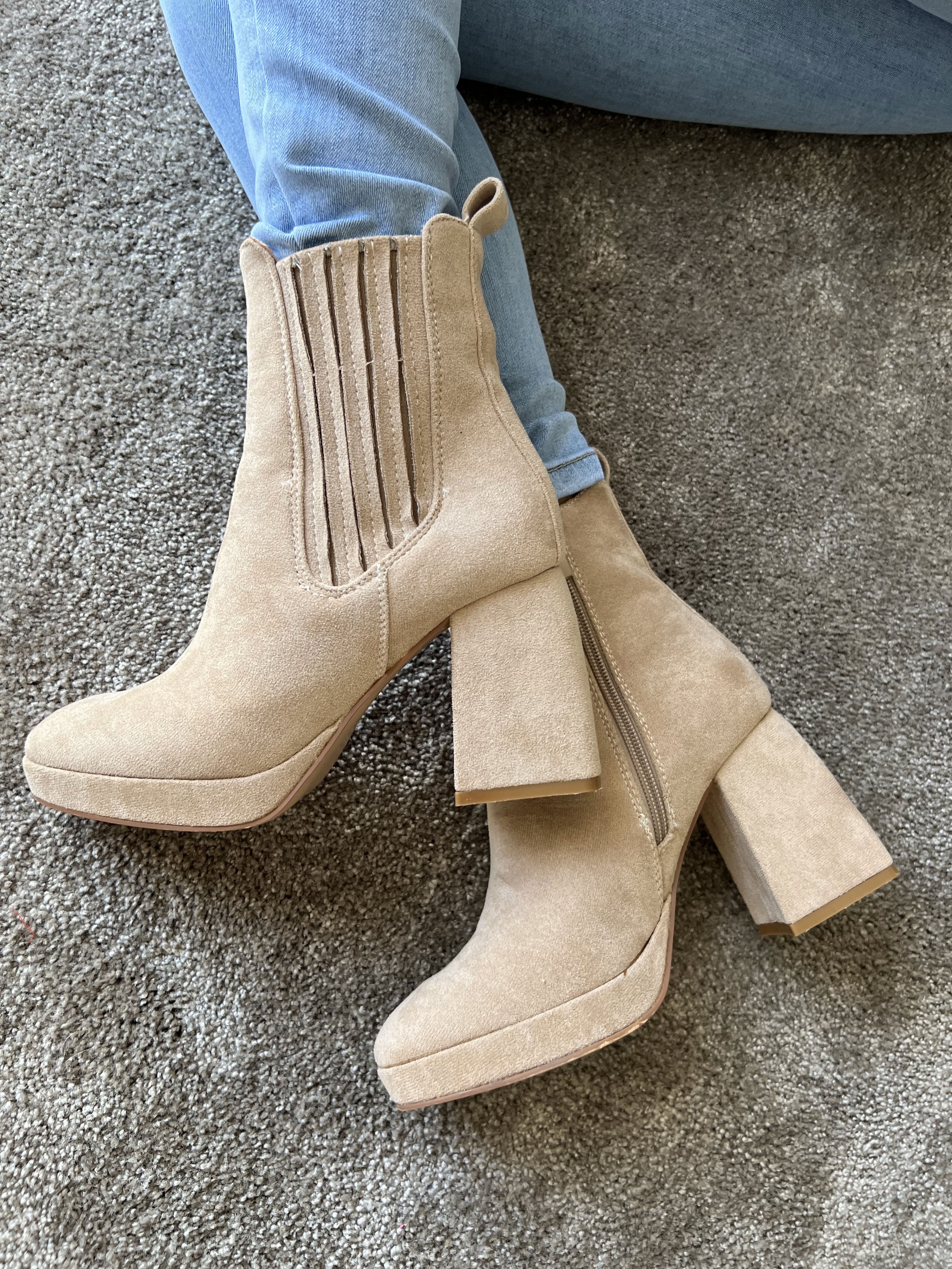 Edyta - Højhælet støvle i ruskindslook