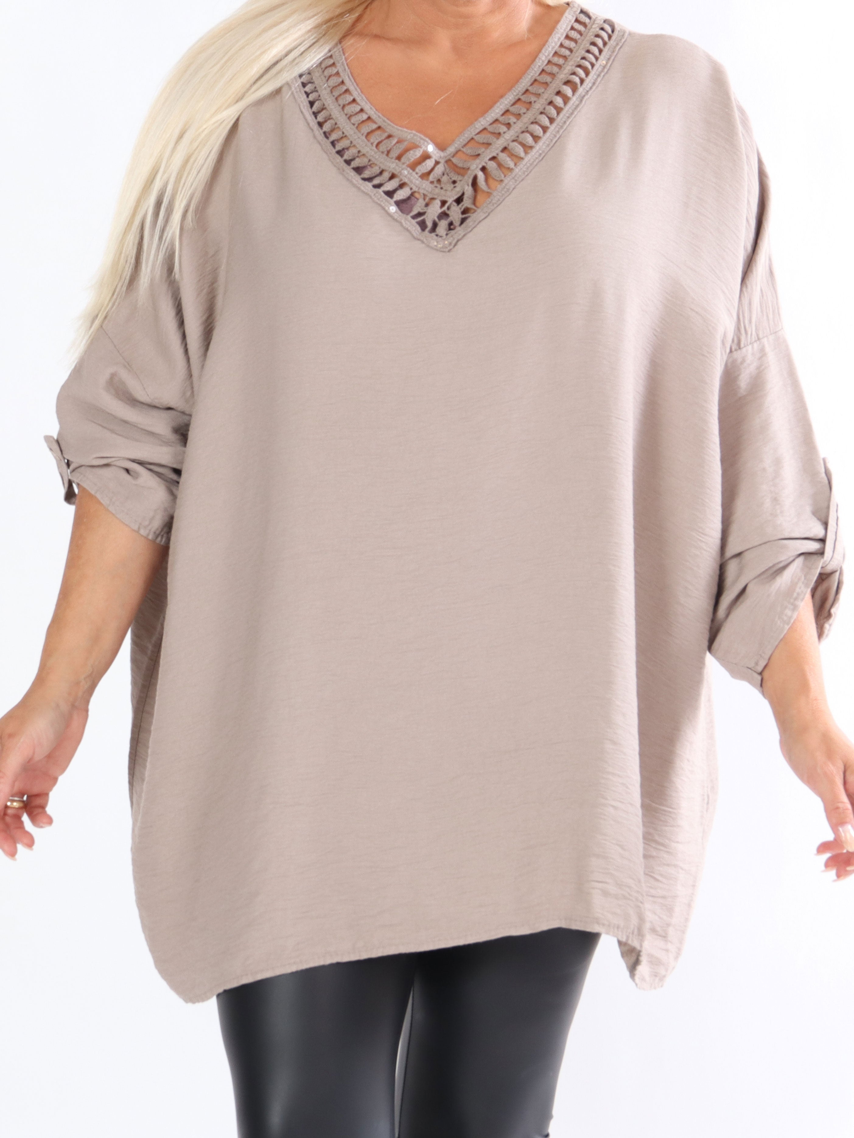 Elina - Plus size tunika pyntet med pailletter og broderinger