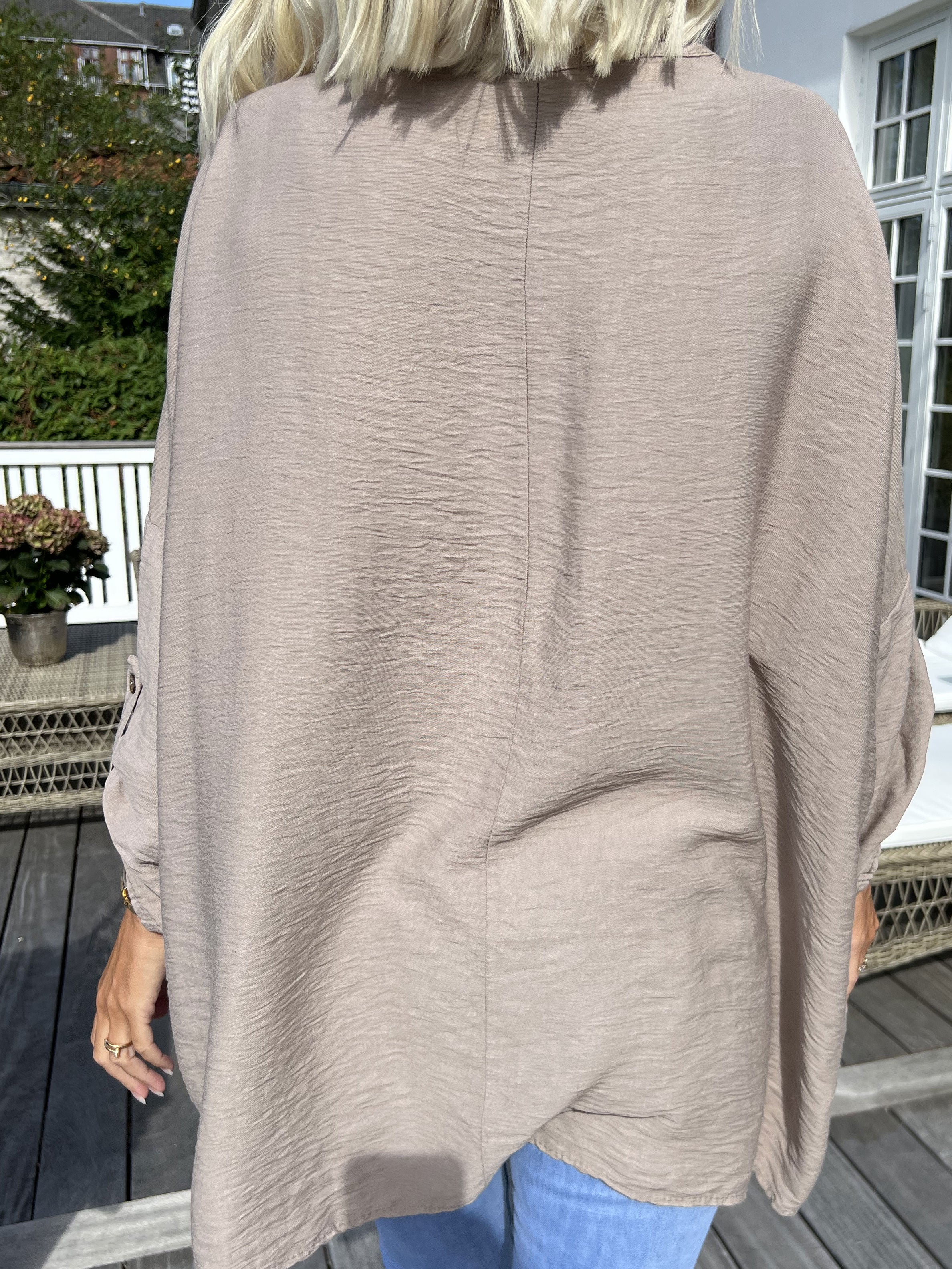 Elina - Tunika med pailletter og broderinger