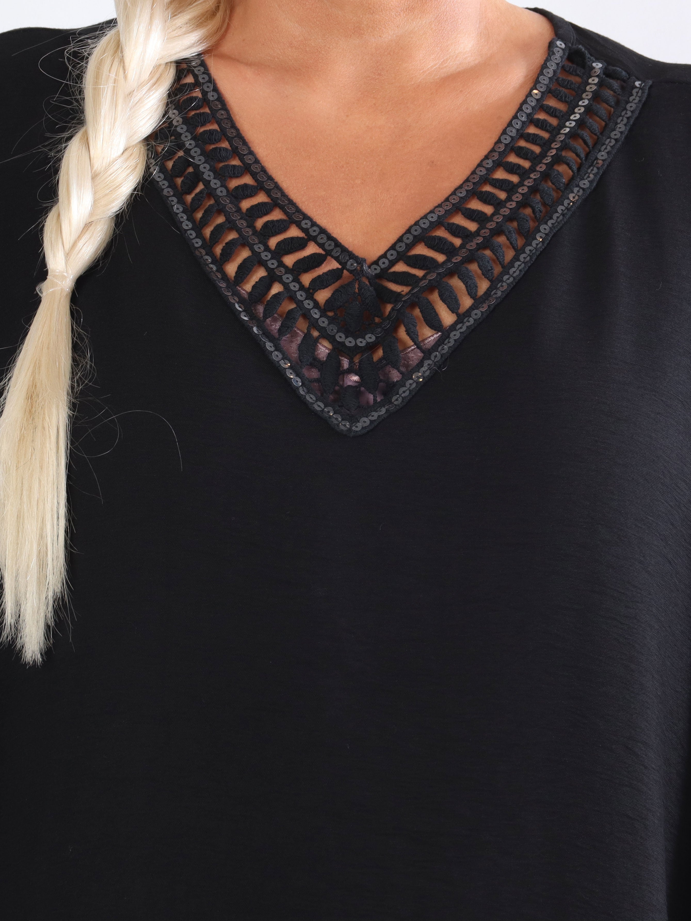 Elina - Plus size tunika pyntet med pailletter og broderinger