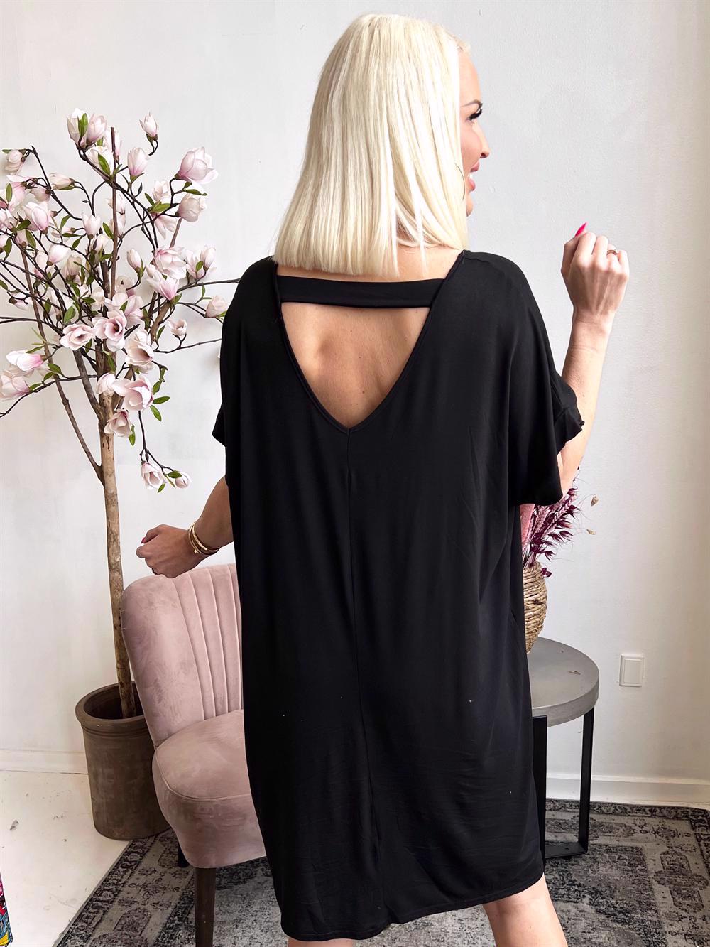 Ella Dress - Kjole med hul i ryggen