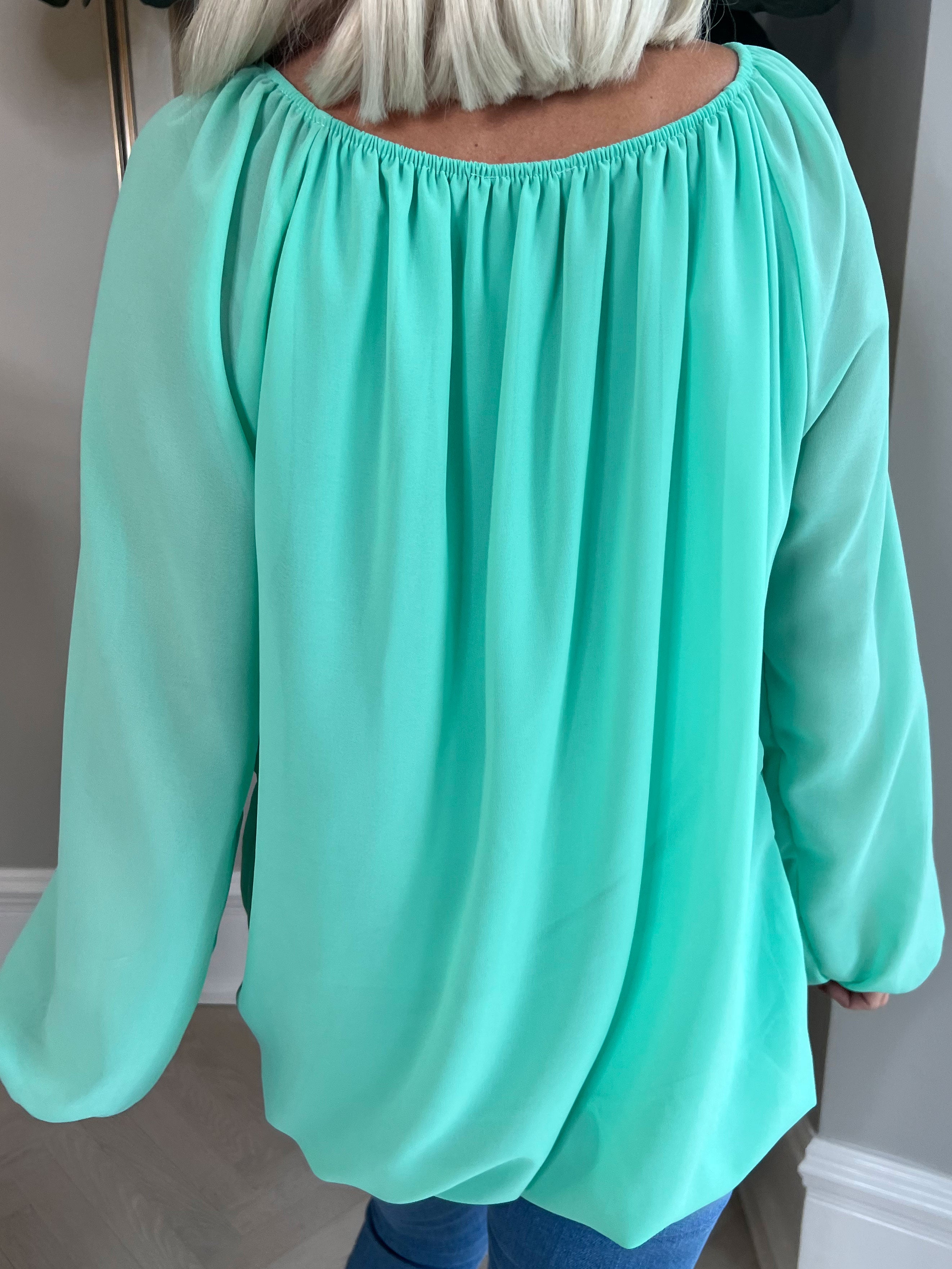 Ellen - Enkel tunika med elastik udskæring