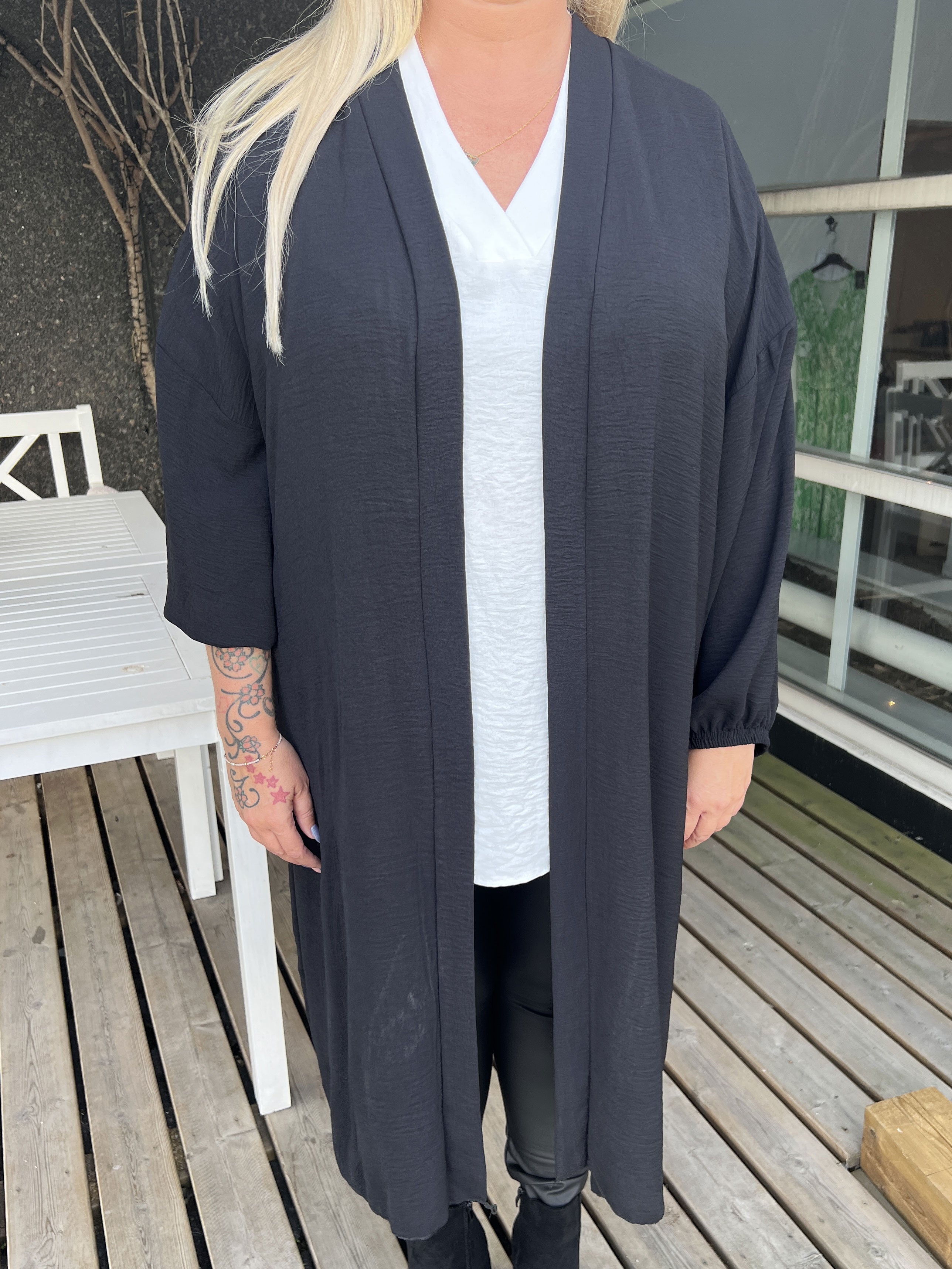 Ellen - Sød plus size cardigan med ballonærmer