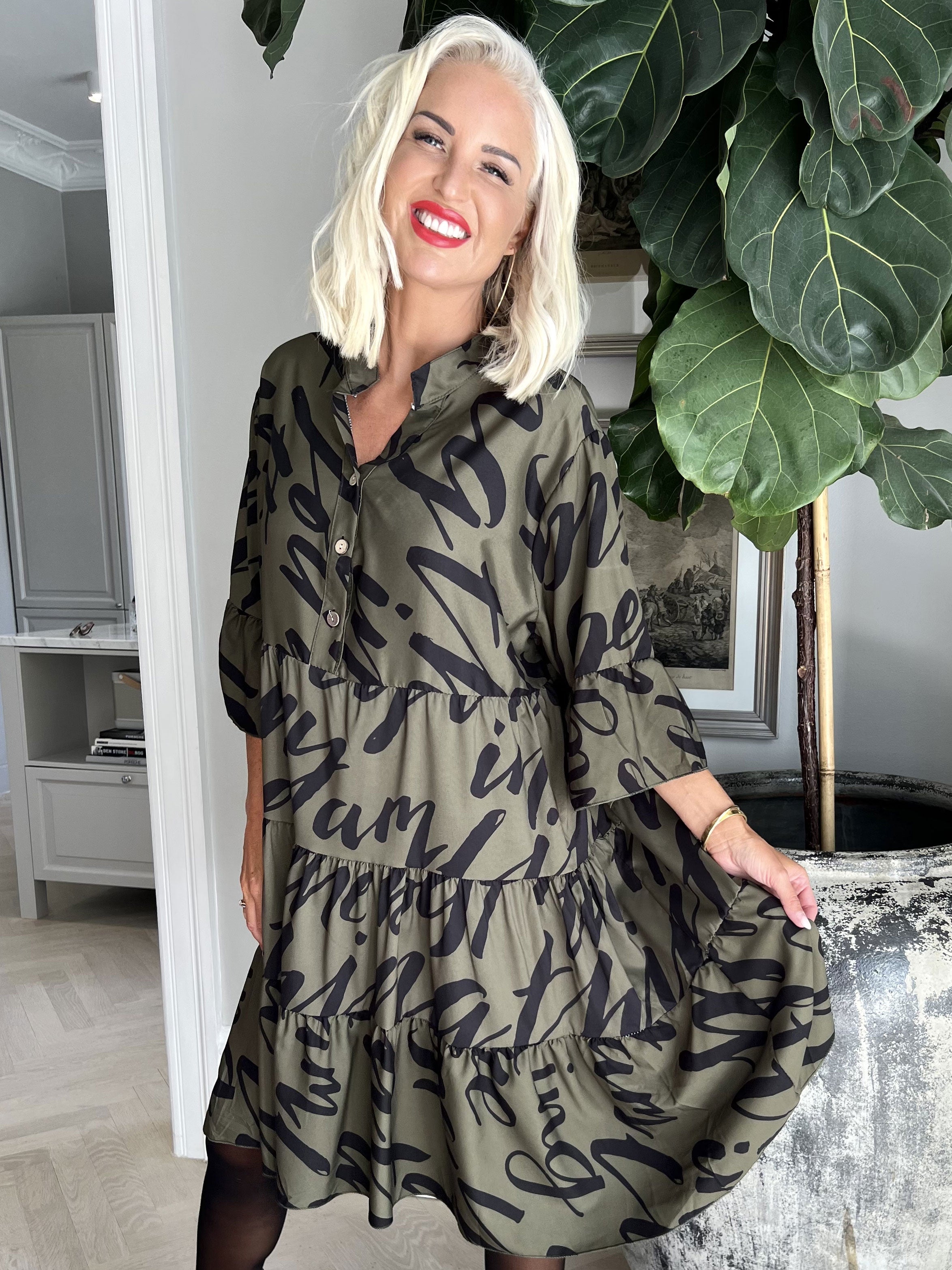 Elmis - Sød kjole med tekst