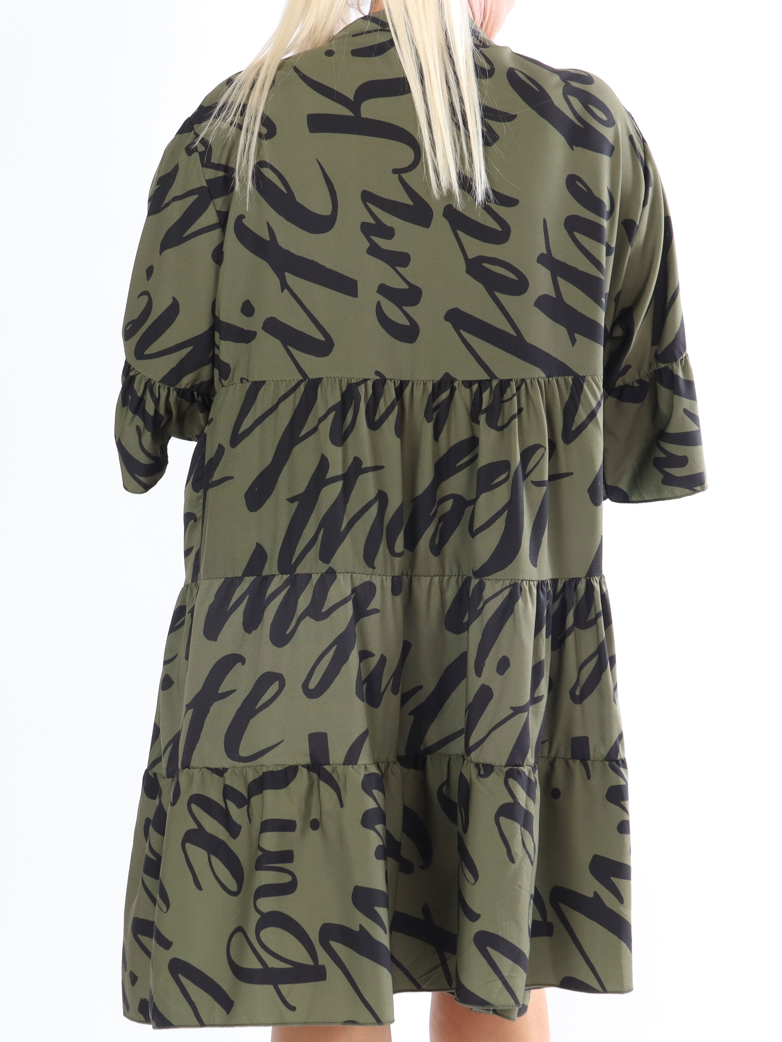 Elmis - Sød plus size kjole med fin tekst