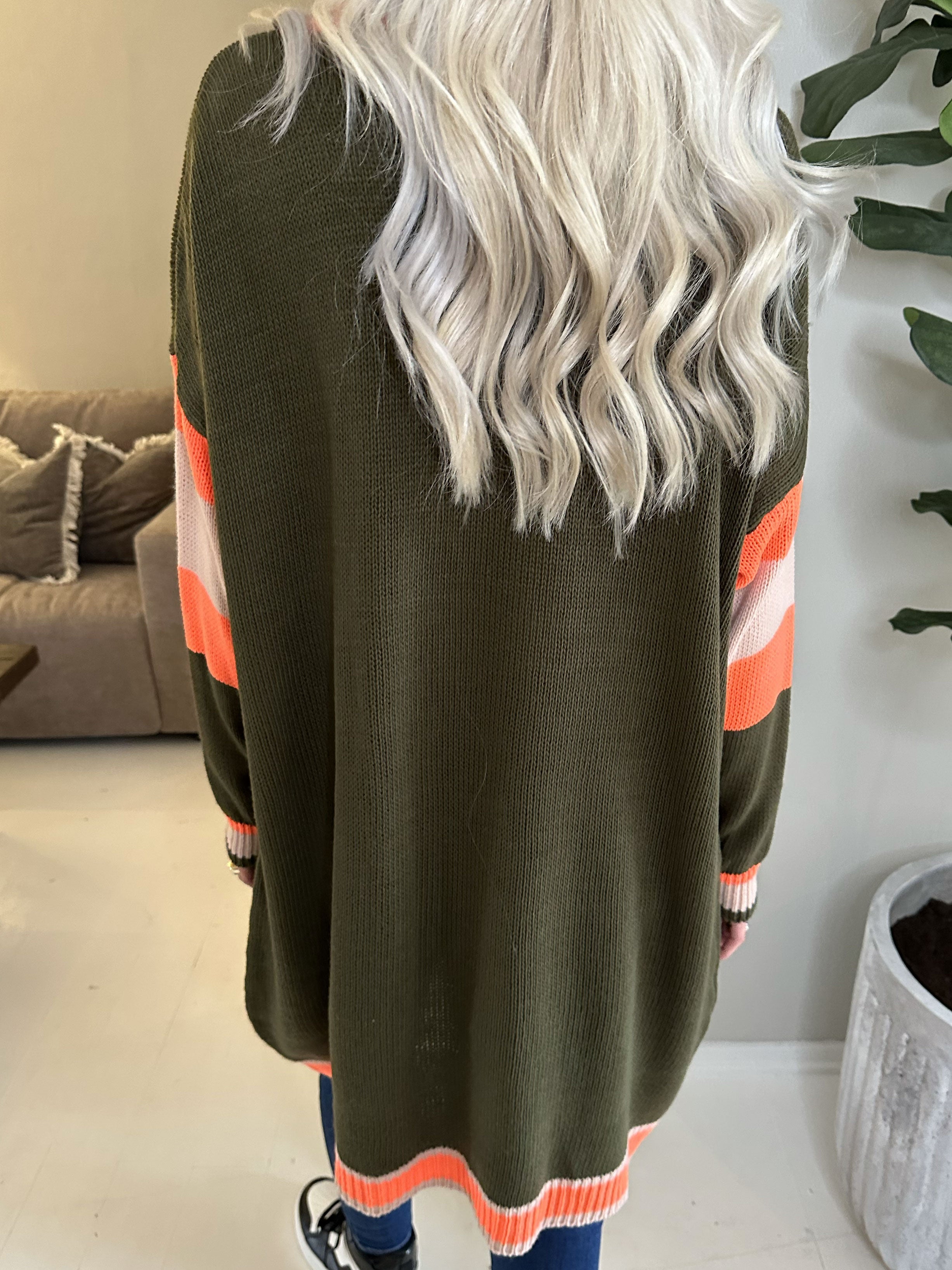 Elvira - Flerfarvet strikkjole med skrift