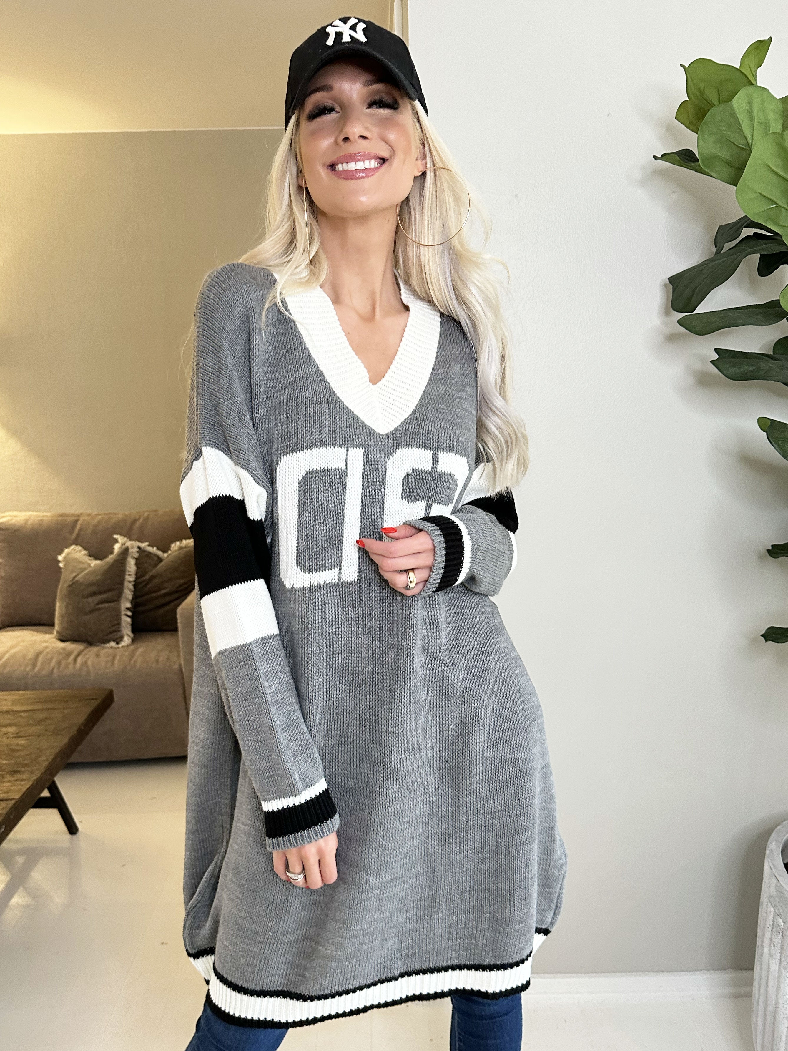 Elvira - Flerfarvet strikkjole med skrift