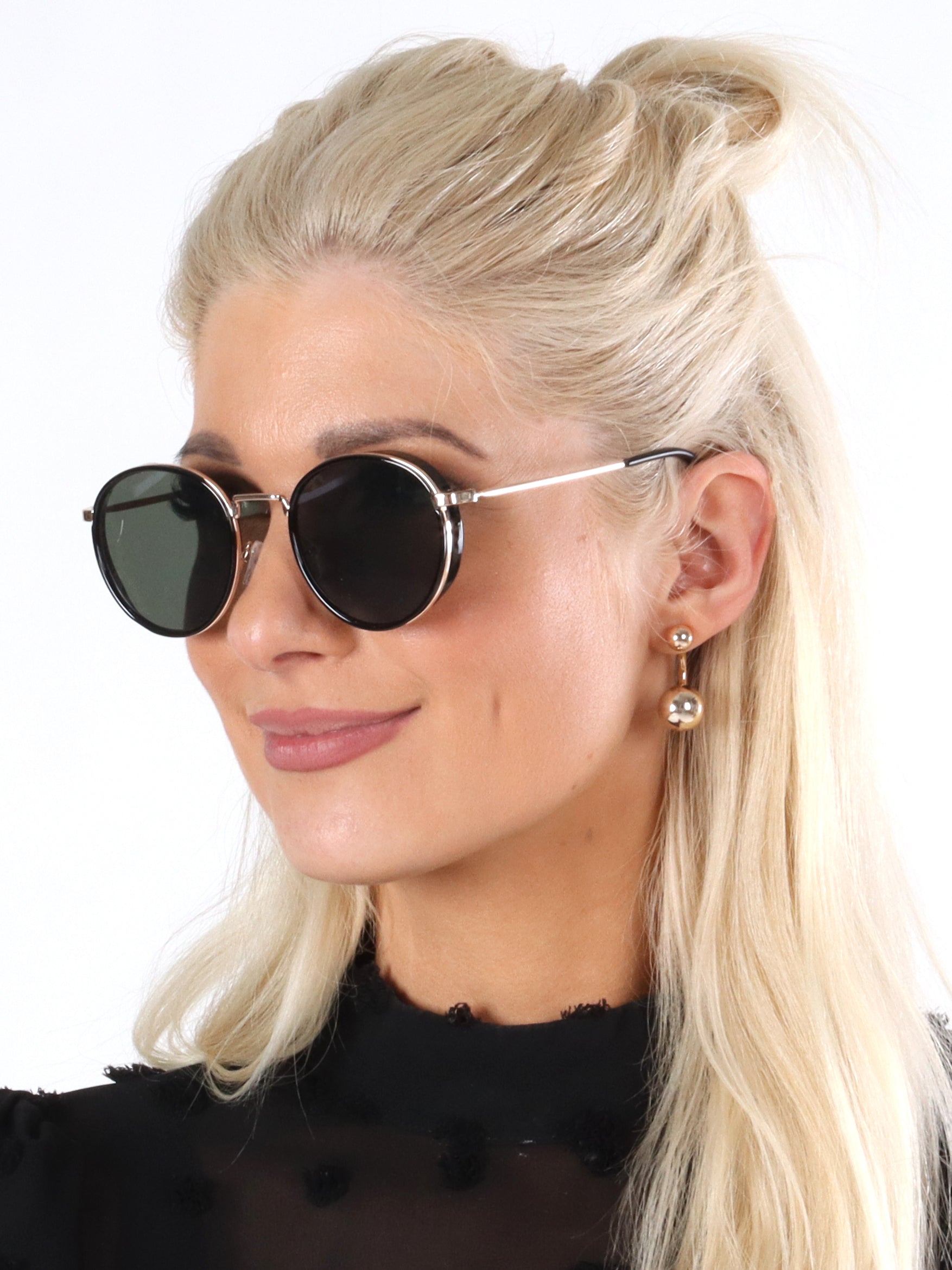 Enya - Sorte runde solbriller med guld stel