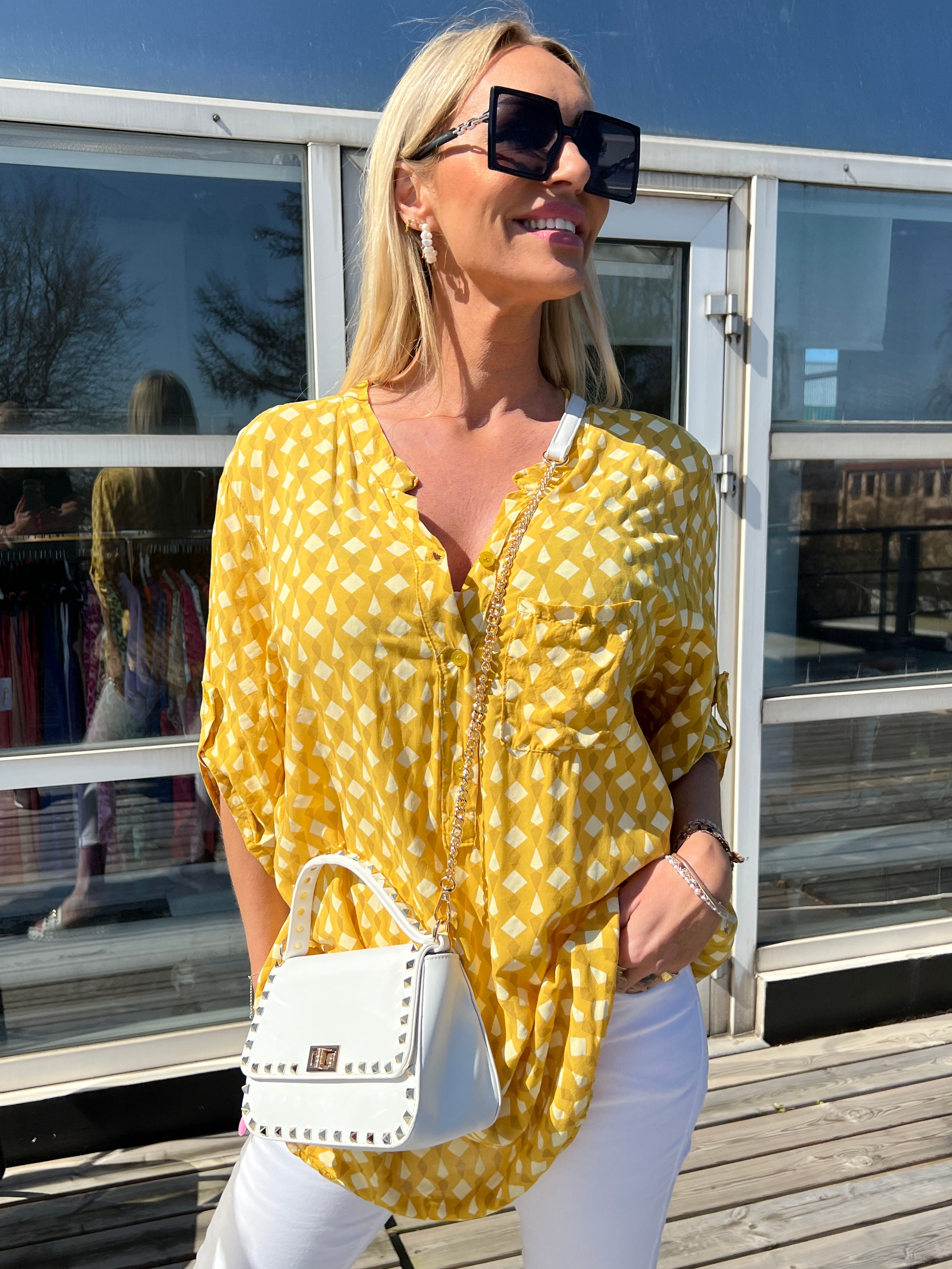 Esther - Skjorte med mønster og lomme på brystet