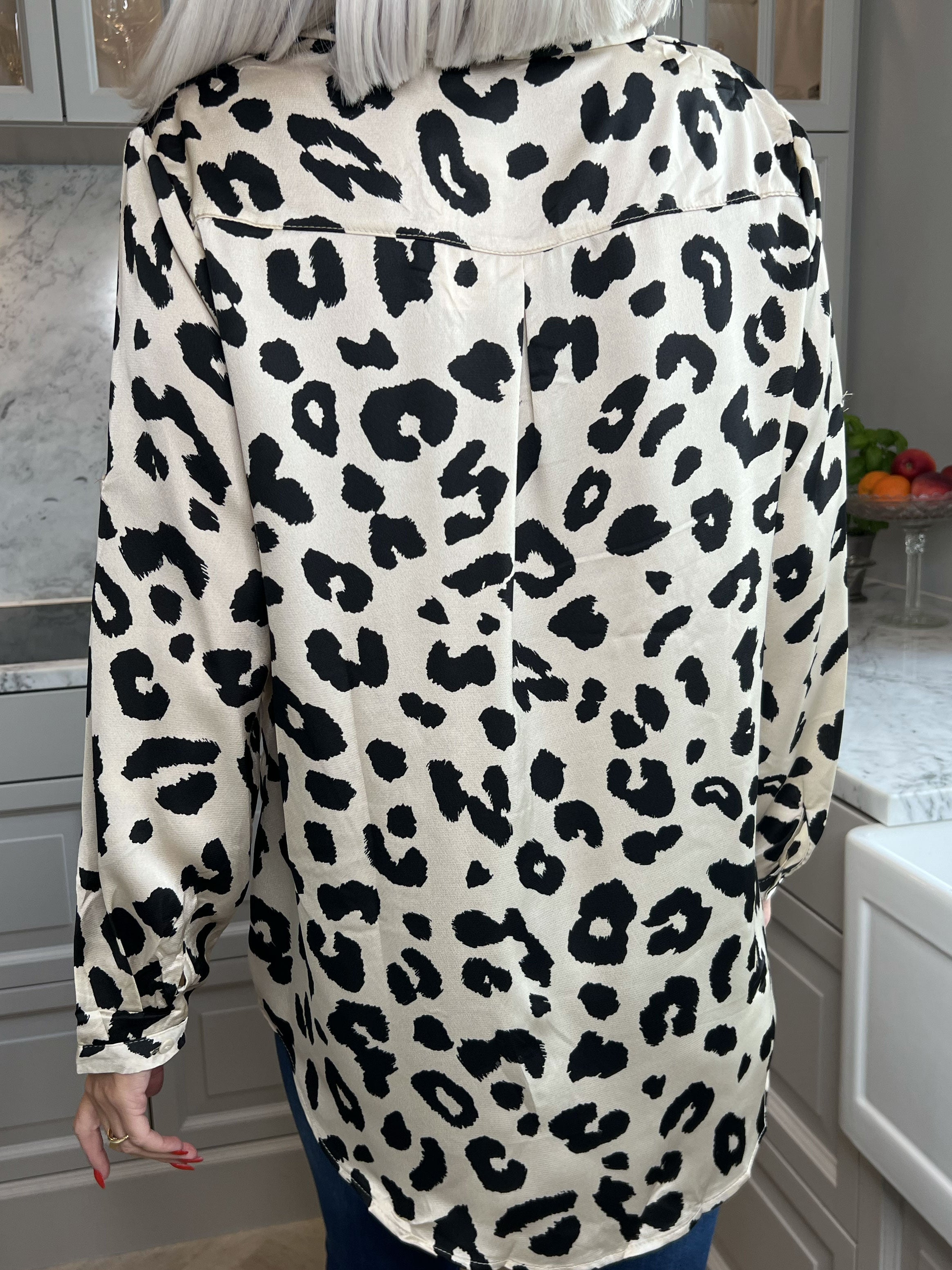 Fadia - Sød leopardskjorte i silkelook