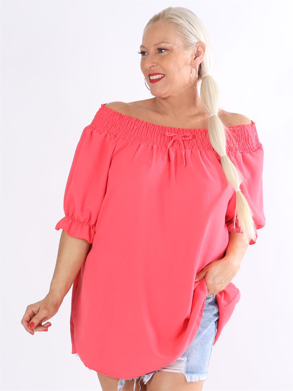 Fenya.- Grøn top med elastik i udskæringen