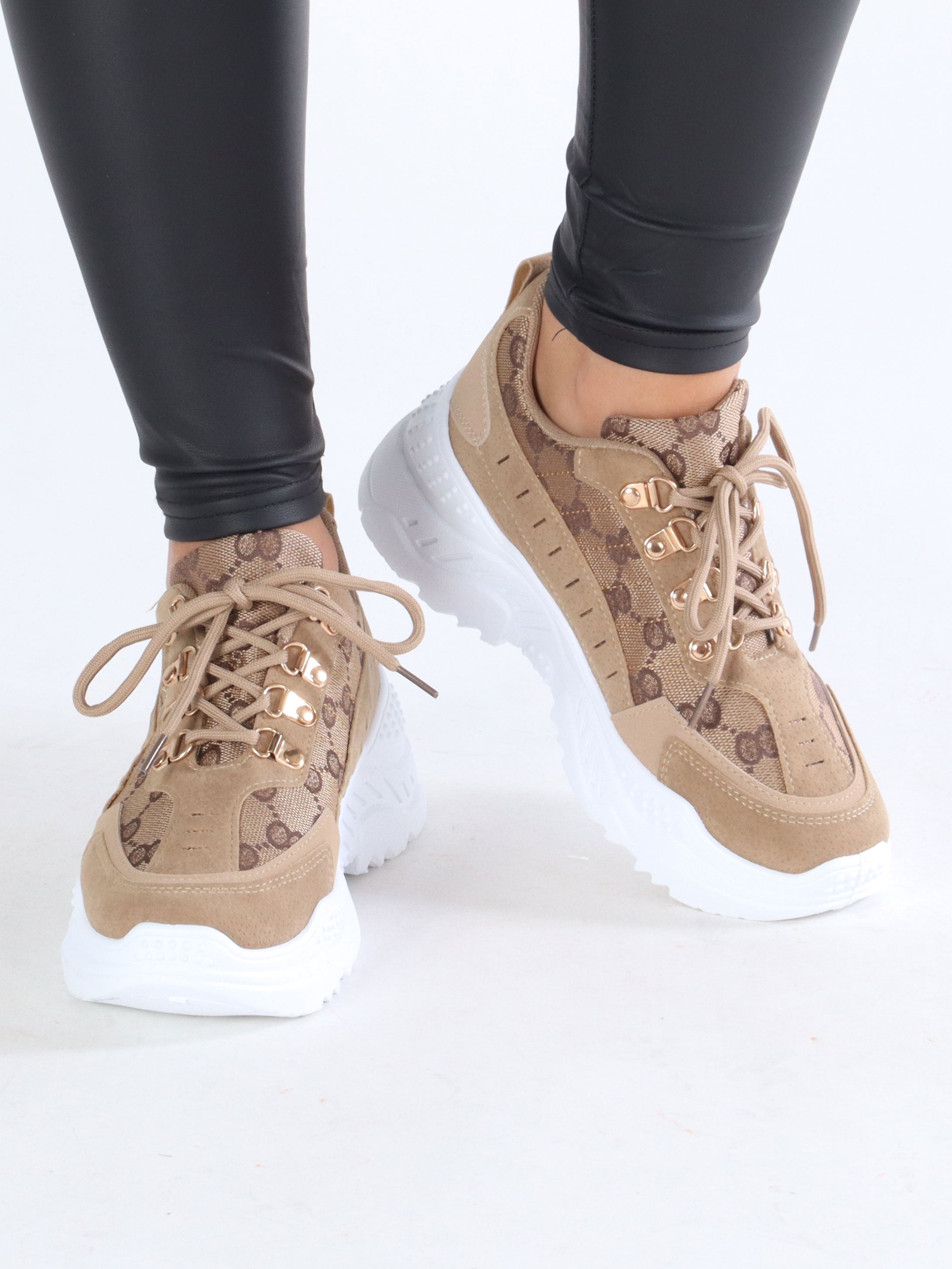 Fie - Chunky sneakers med hvid sål