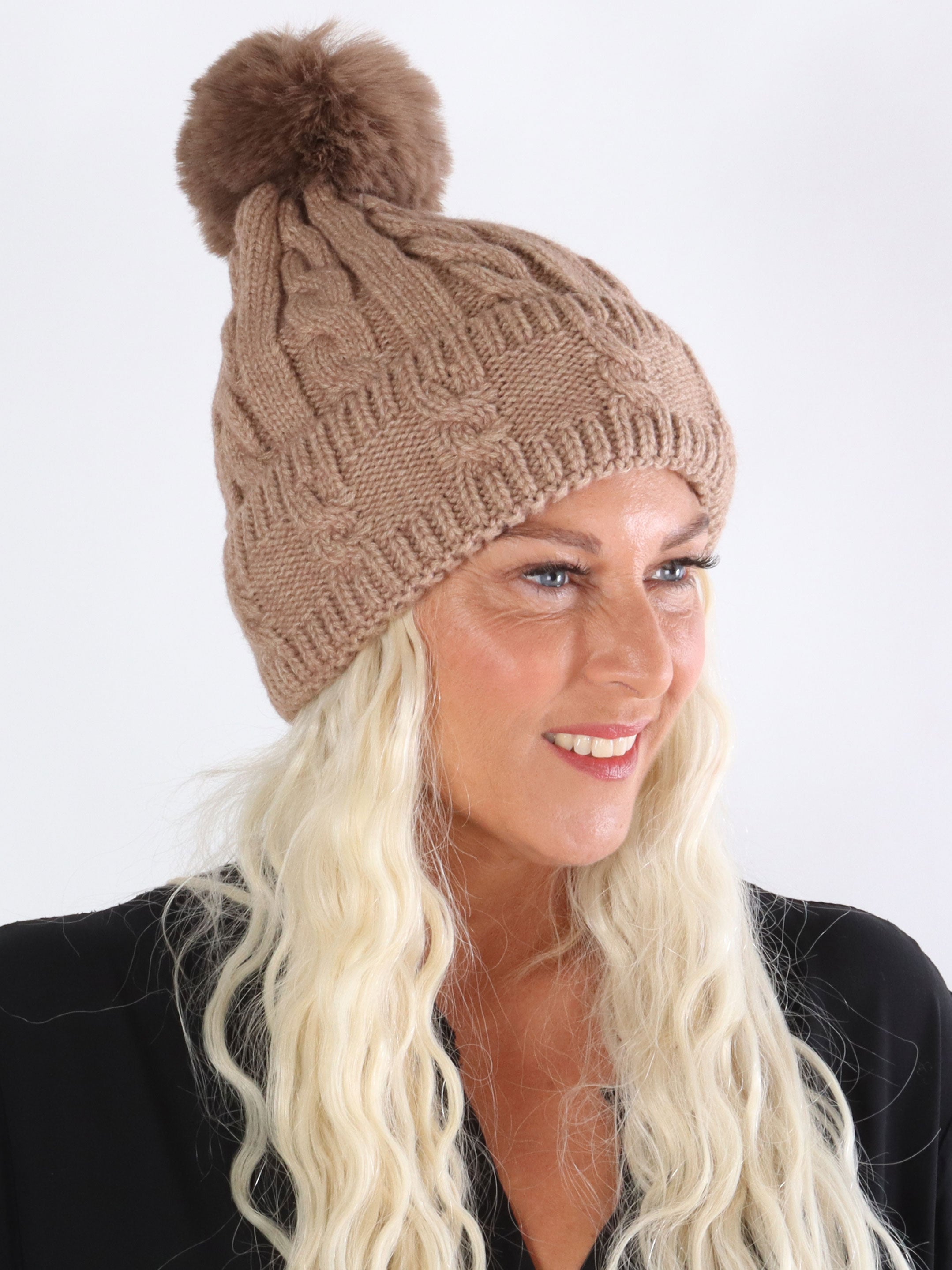 Filipa - Hue med kvast