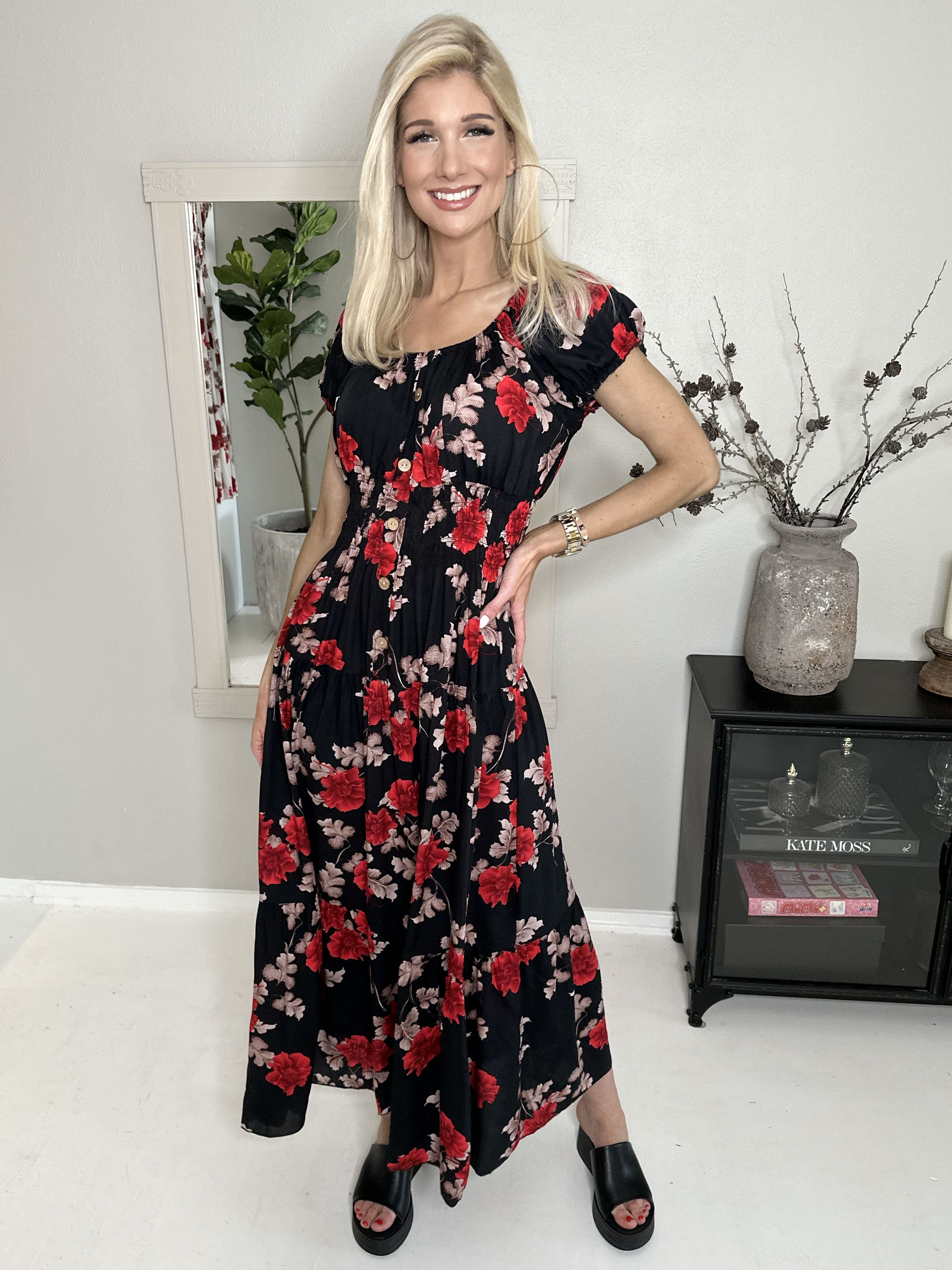 Finalia Rose - Lang kjole med elastik talje og rosemotiver