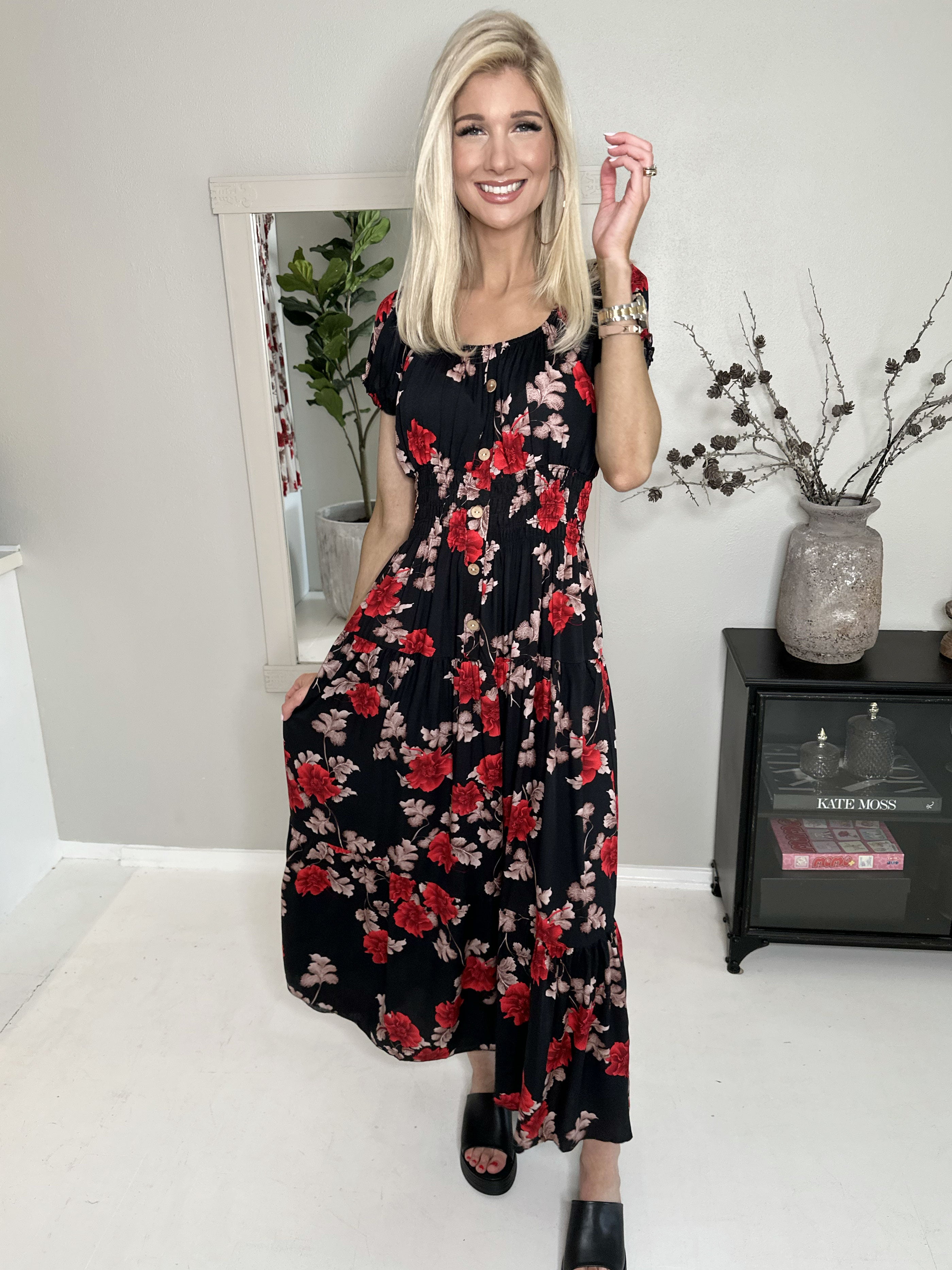 Finalia Rose - Lang kjole med elastik talje og rosemotiver