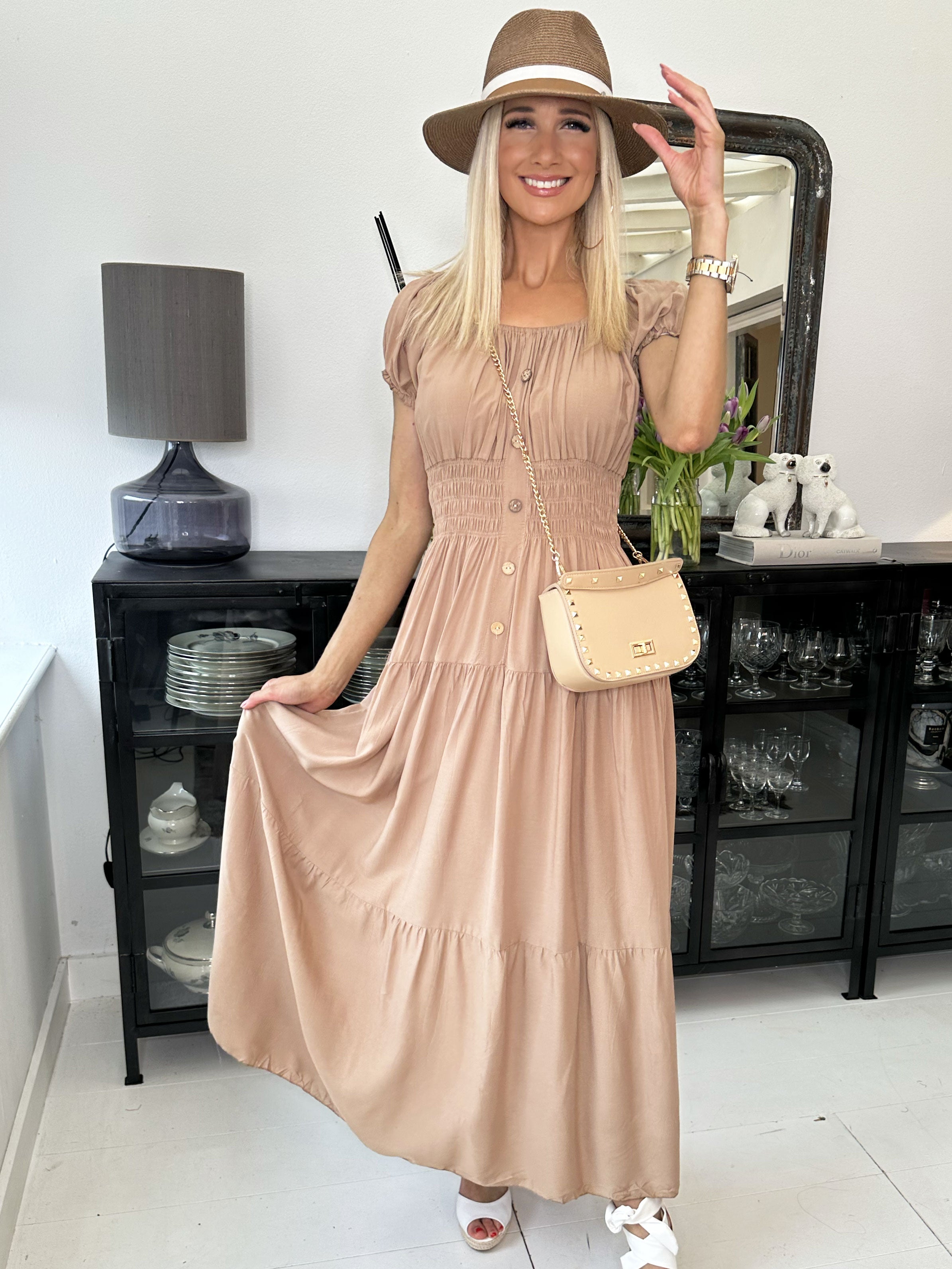 Finalia Plain - Lang sød kjole pufærmer og elastik i taljen