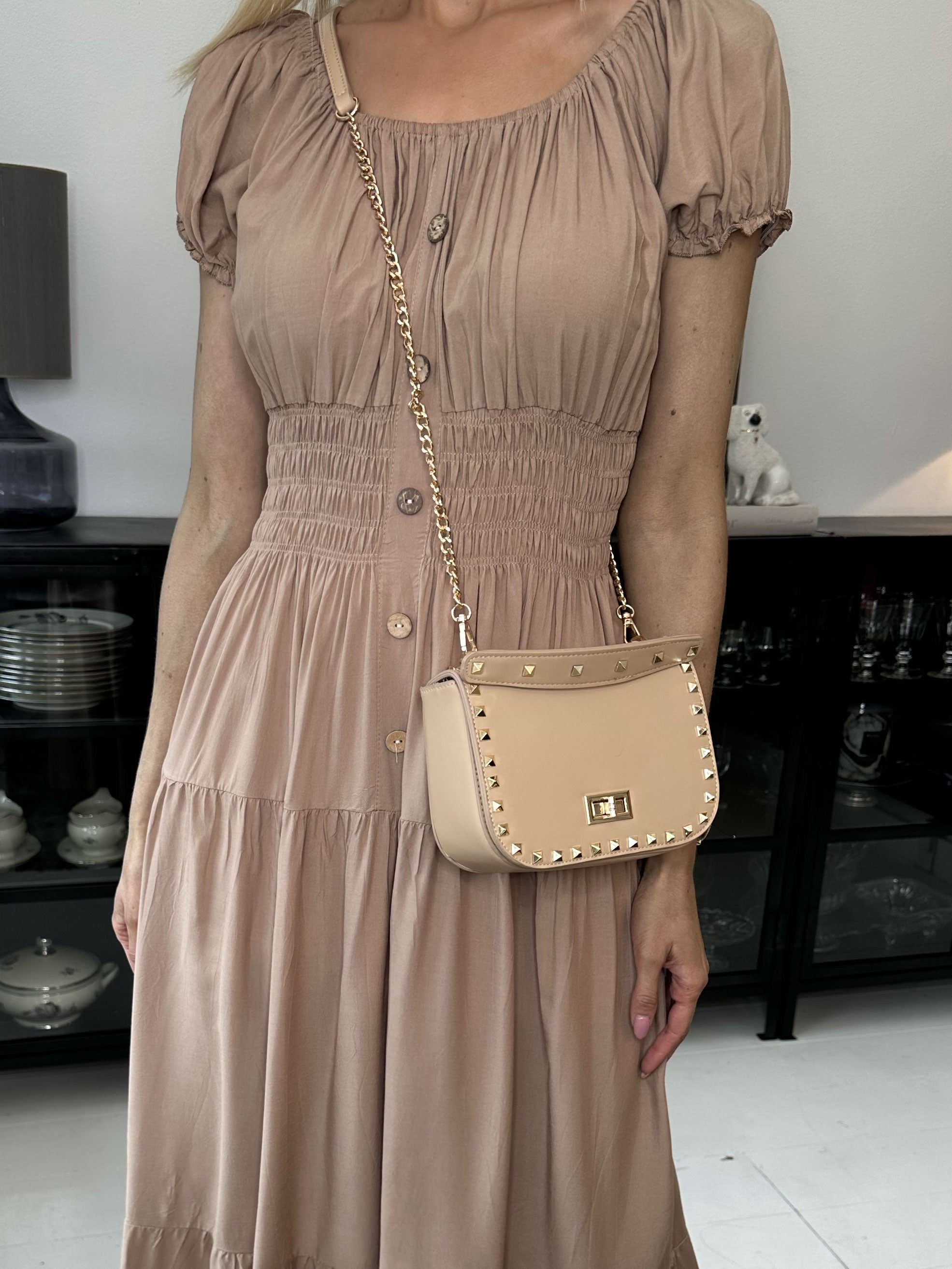 Finalia Plain - Lang sød kjole pufærmer og elastik i taljen