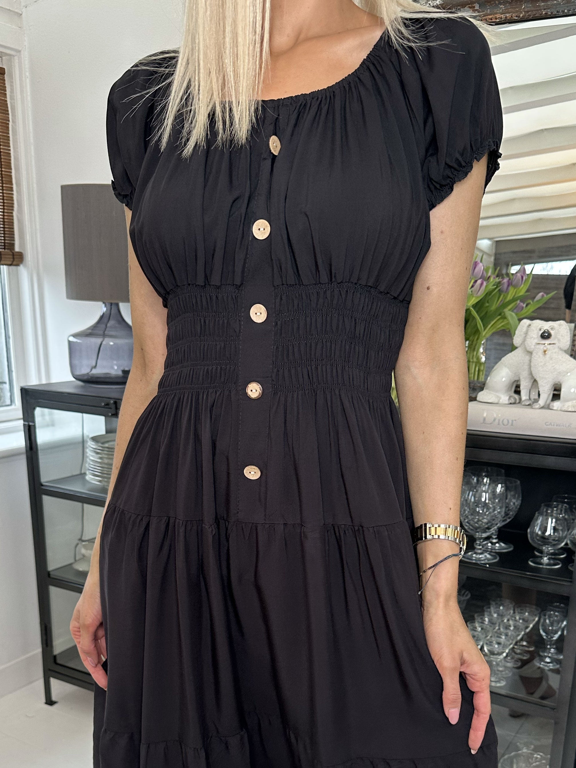 Finalia short - Sød kjole med pufærmer og elastik i taljen