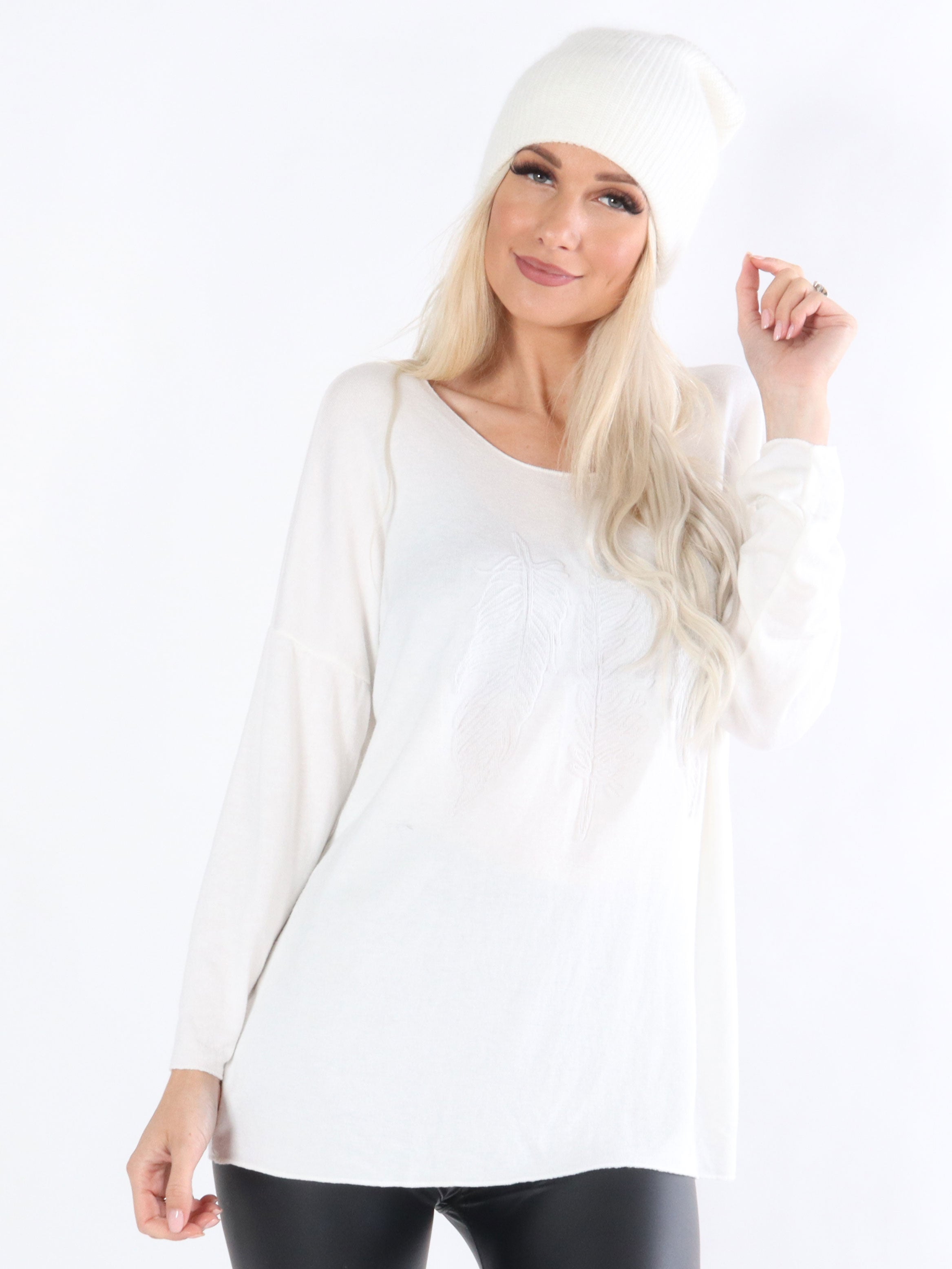 Fiona - Blød strikbluse med motiv af fjer