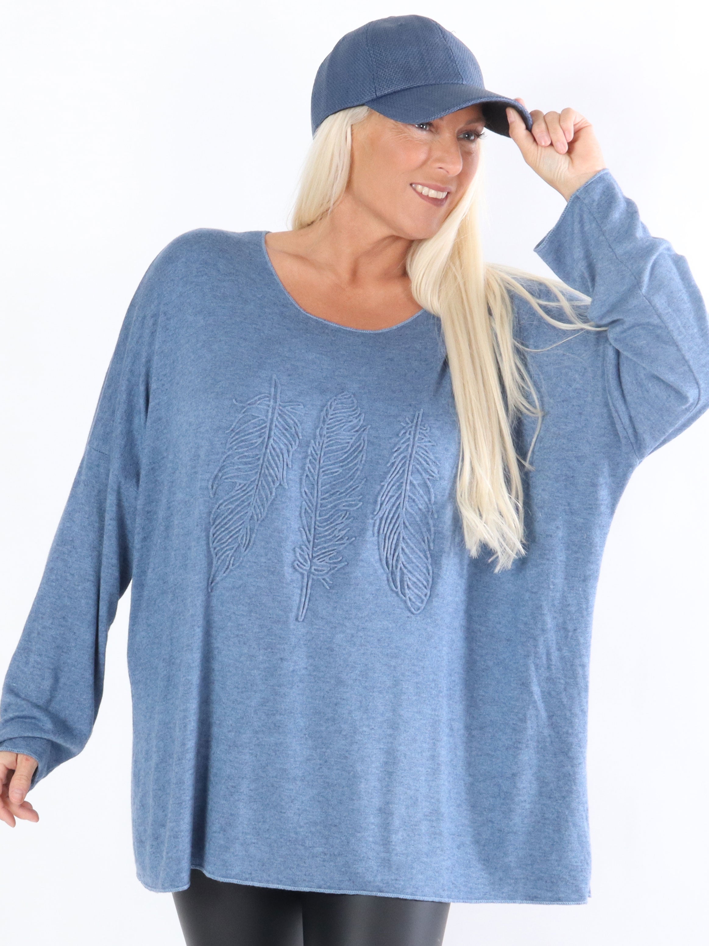 Fiona - Blød strikbluse med motiv af fjer