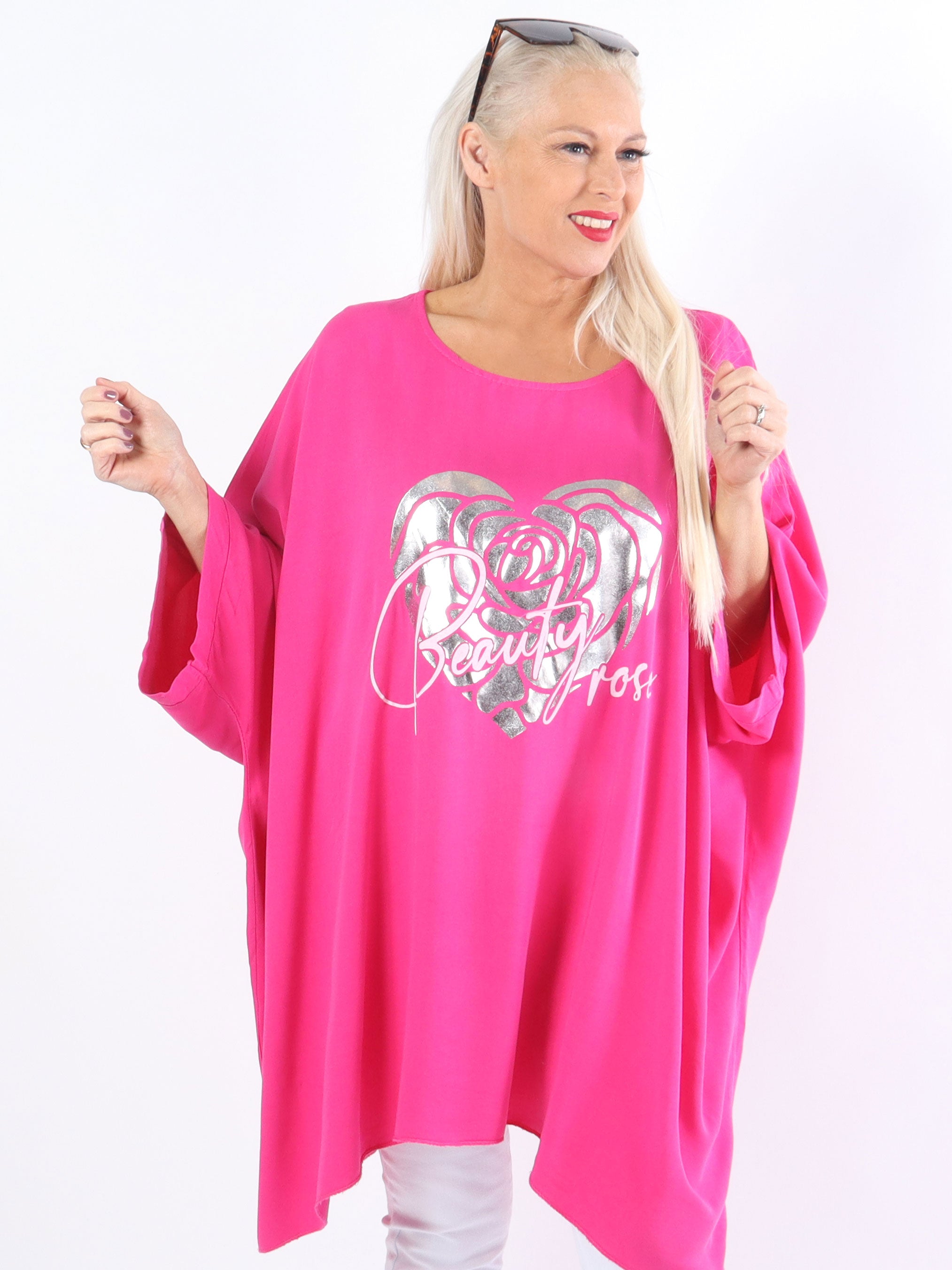 Flavia - Plus size t-shirt med sølv print og flagermusærmer